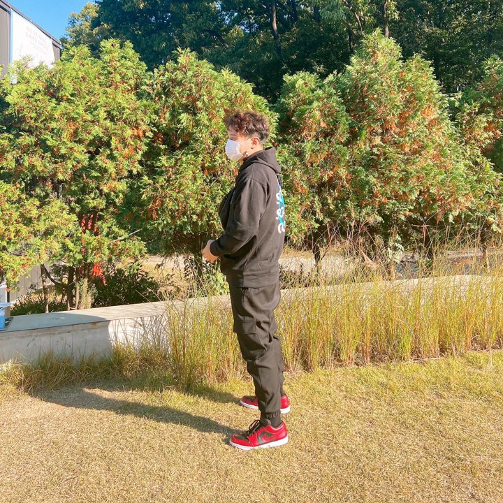 Jordan 1 Low Varsity Red, Anti Social Social Club x Fragment Bolt Hoodie Blue 착용 스타일