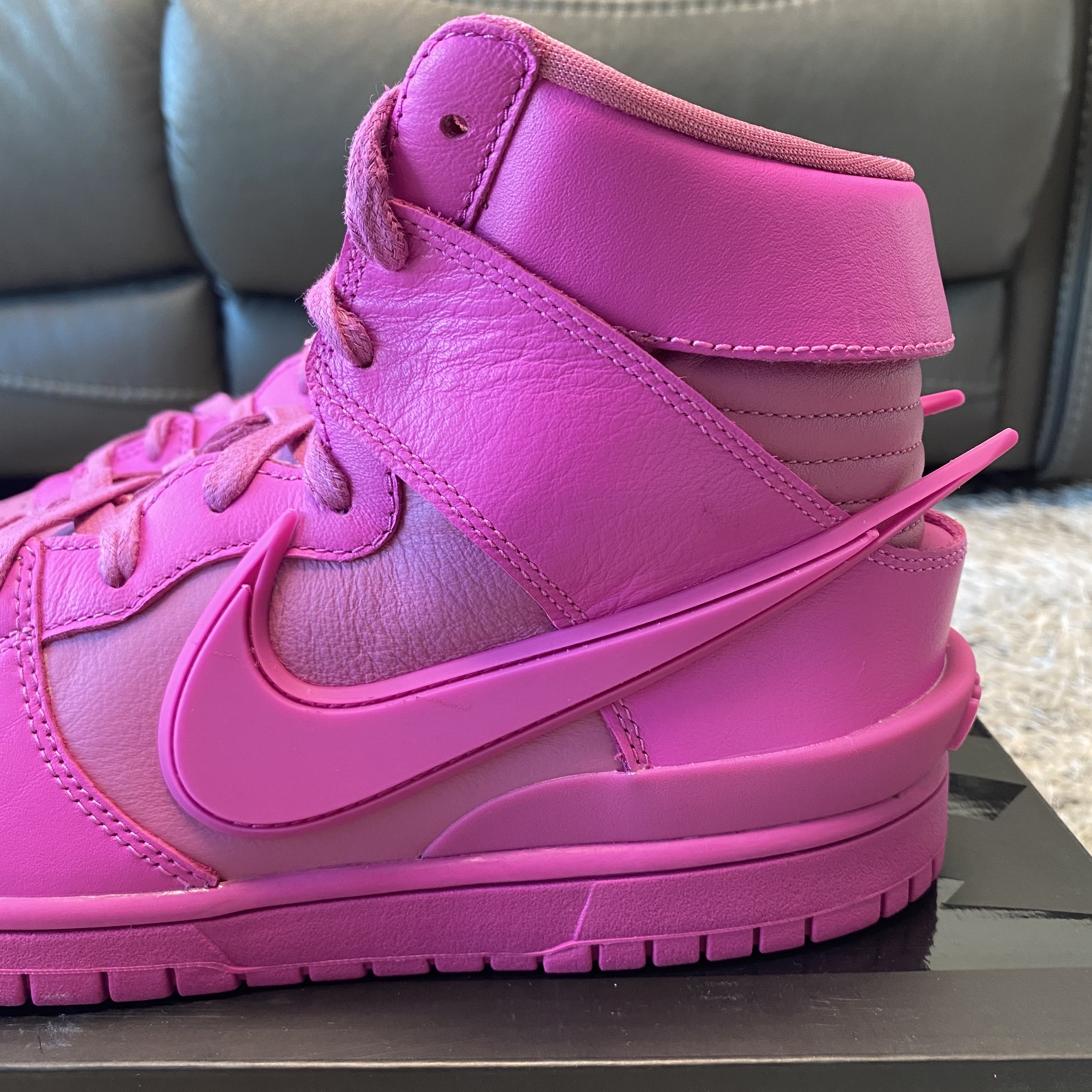 Nike x Ambush Dunk High Cosmic Fuchsia 착용 스타일 - 4