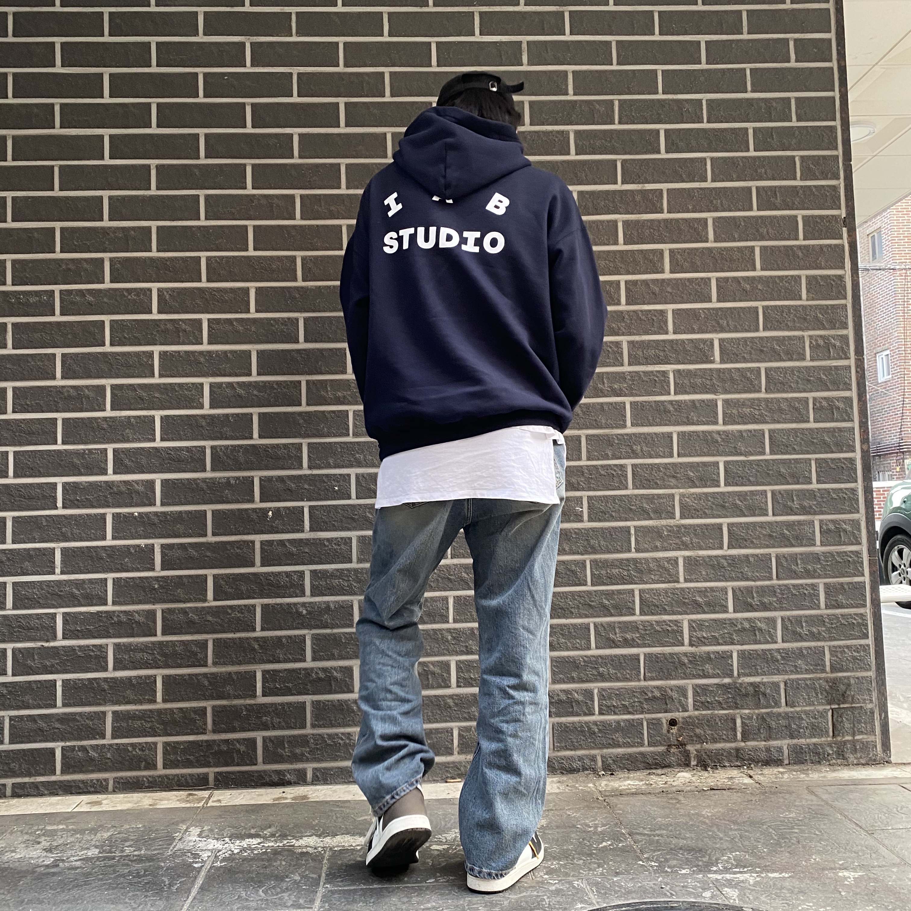IAB Studio Hoodie Navy - 21SS, Jordan 1 Retro High OG Black Mocha 착용 스타일