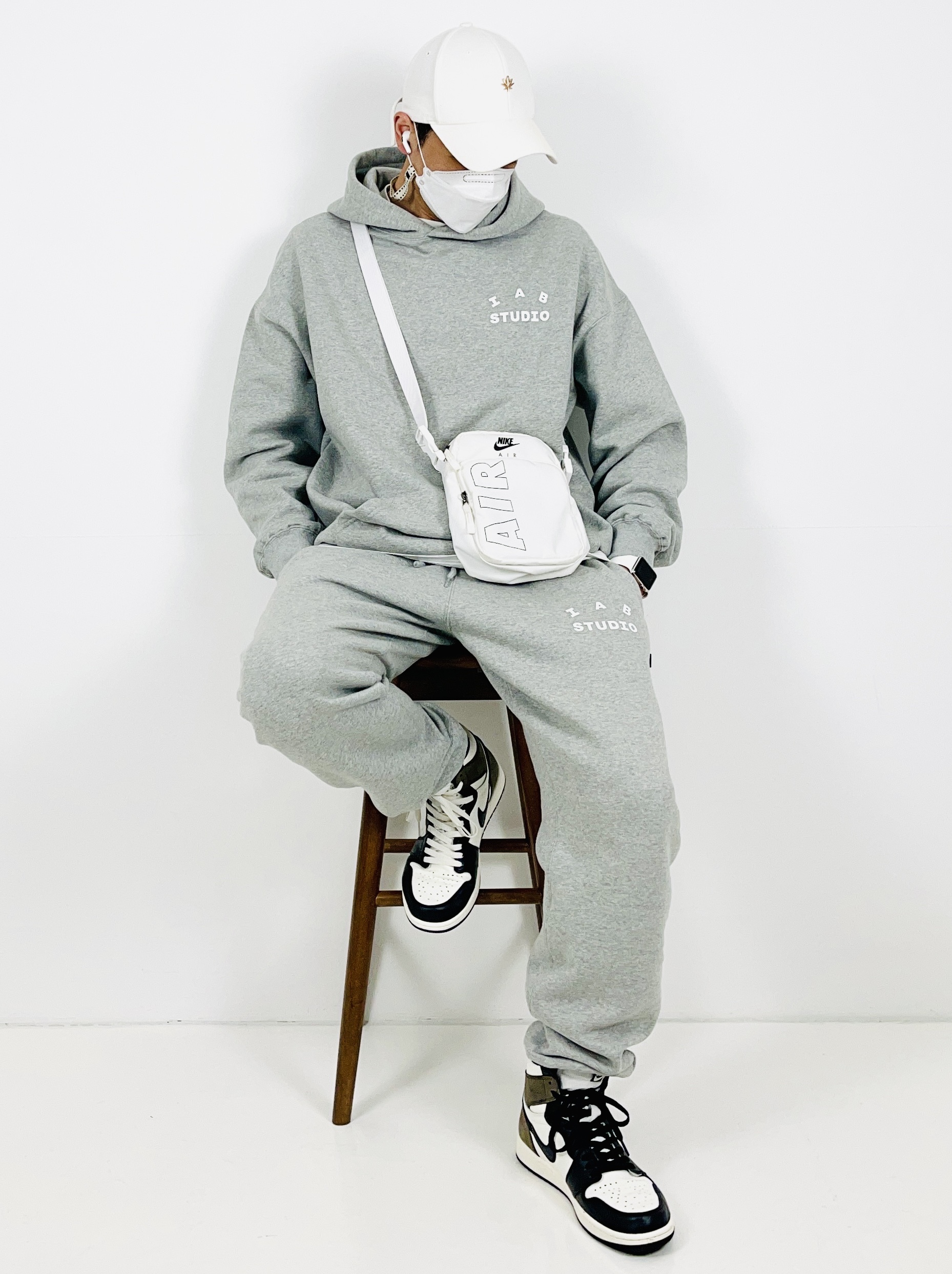 IAB Studio Hoodie Gray - 21SS, IAB Studio Sweatpants Gray - 21SS 착용 스타일 - 2