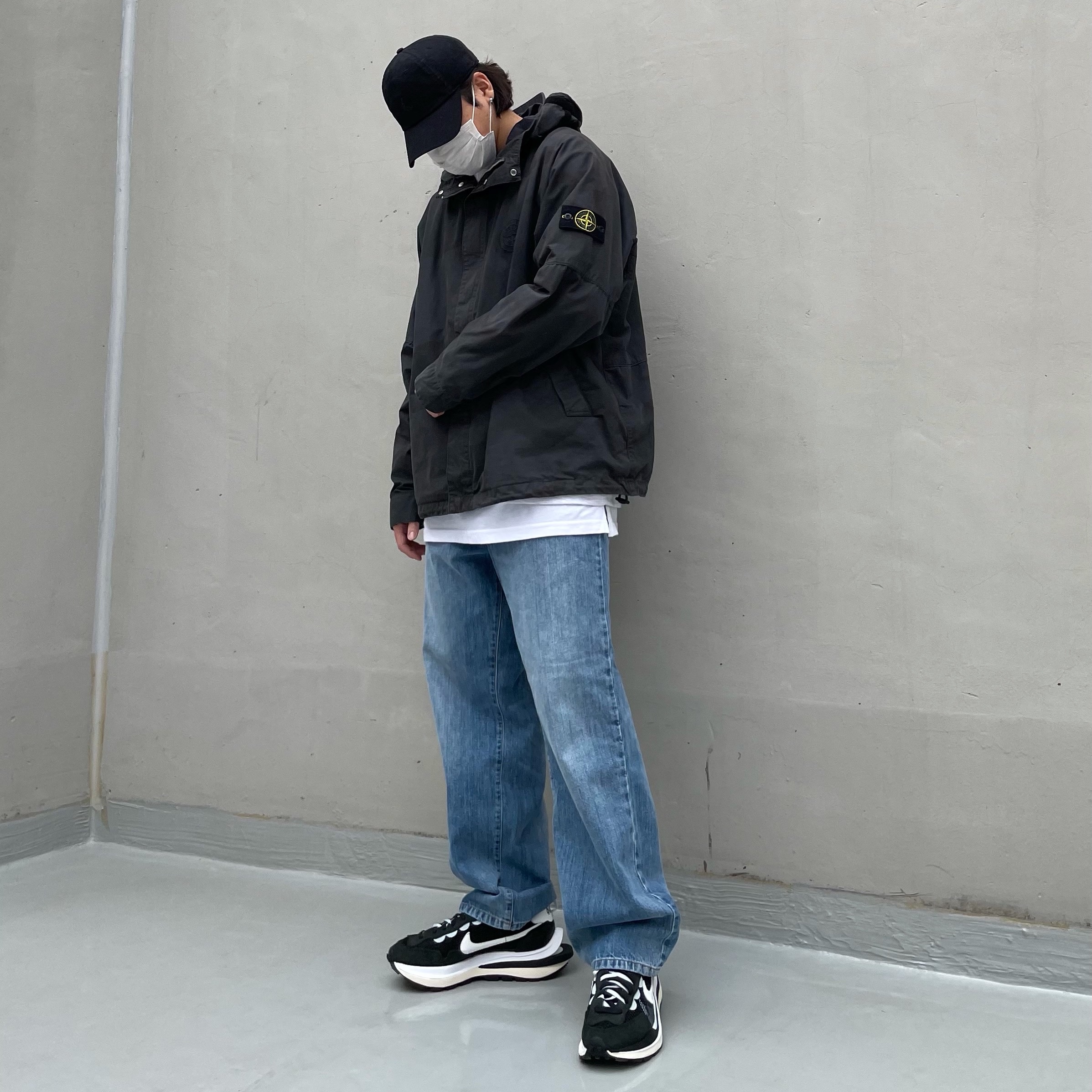 Supreme x Stone Island Riot Mask Camo Jacket Black - 19SS, Nike x Sacai VaporWaffle Black White 착용 스타일 - 1