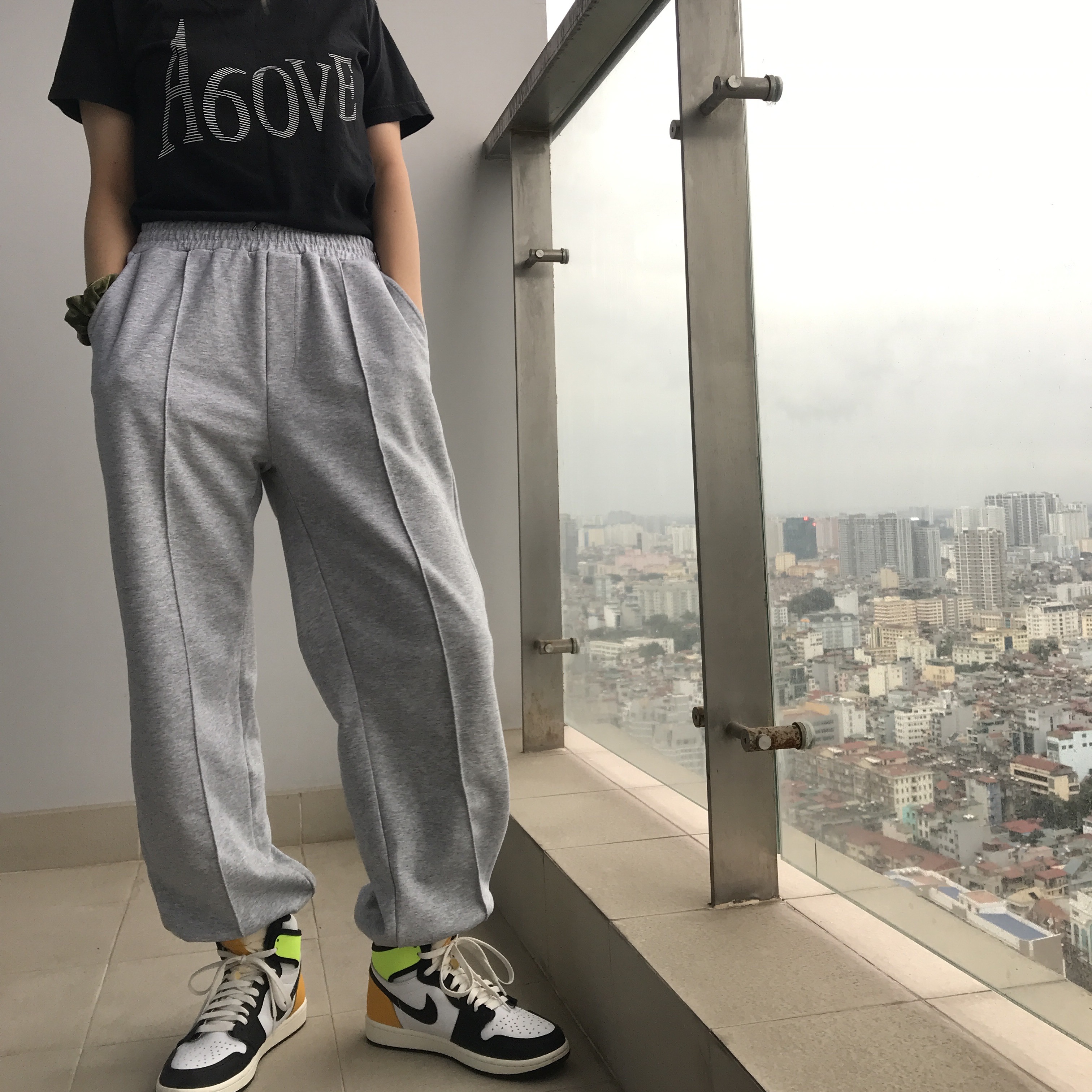 Jordan 1 Retro High OG Volt Gold 착용 스타일 - 1