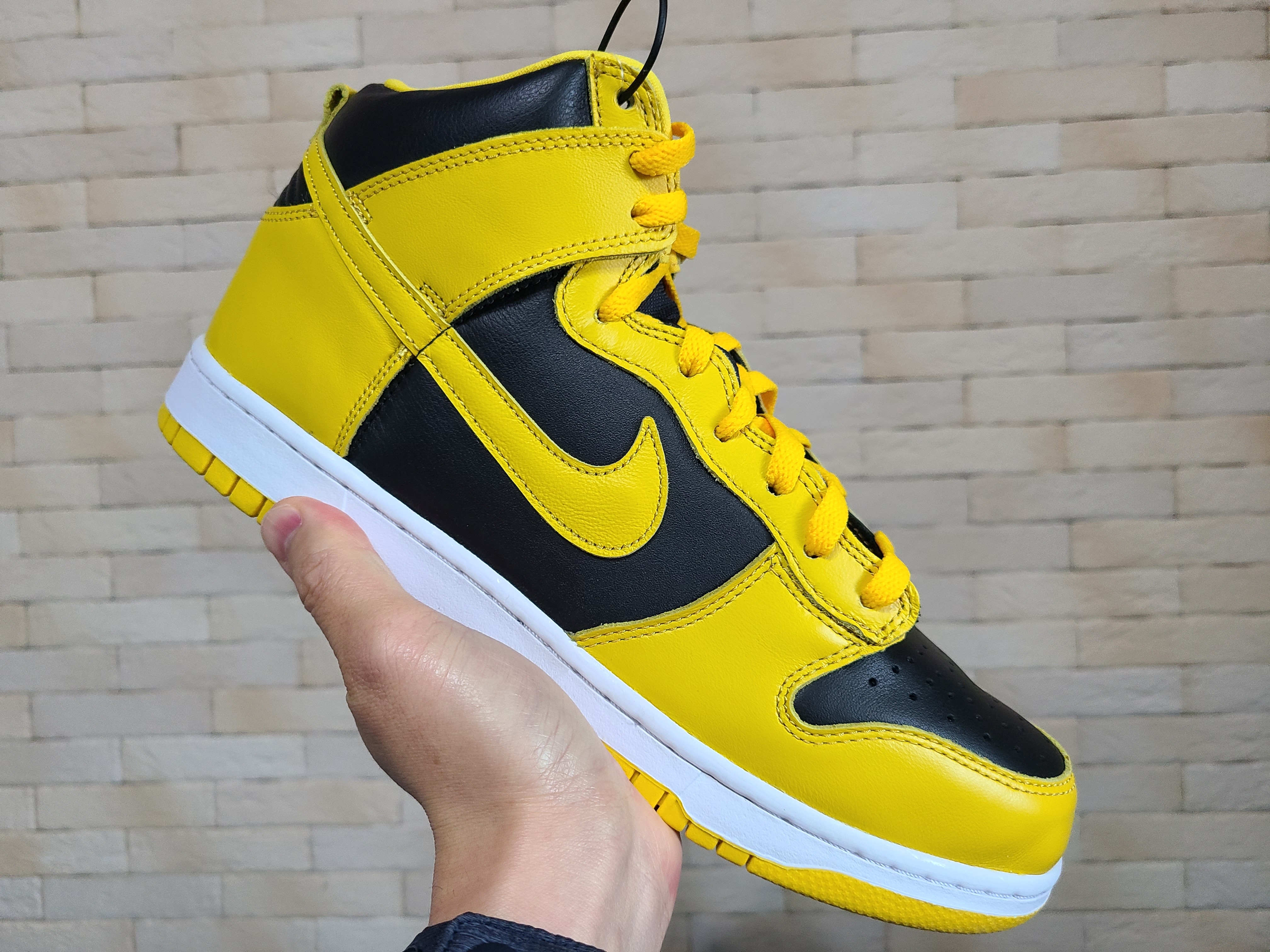 Nike Dunk High SP Varsity Maize 착용 스타일 - 3