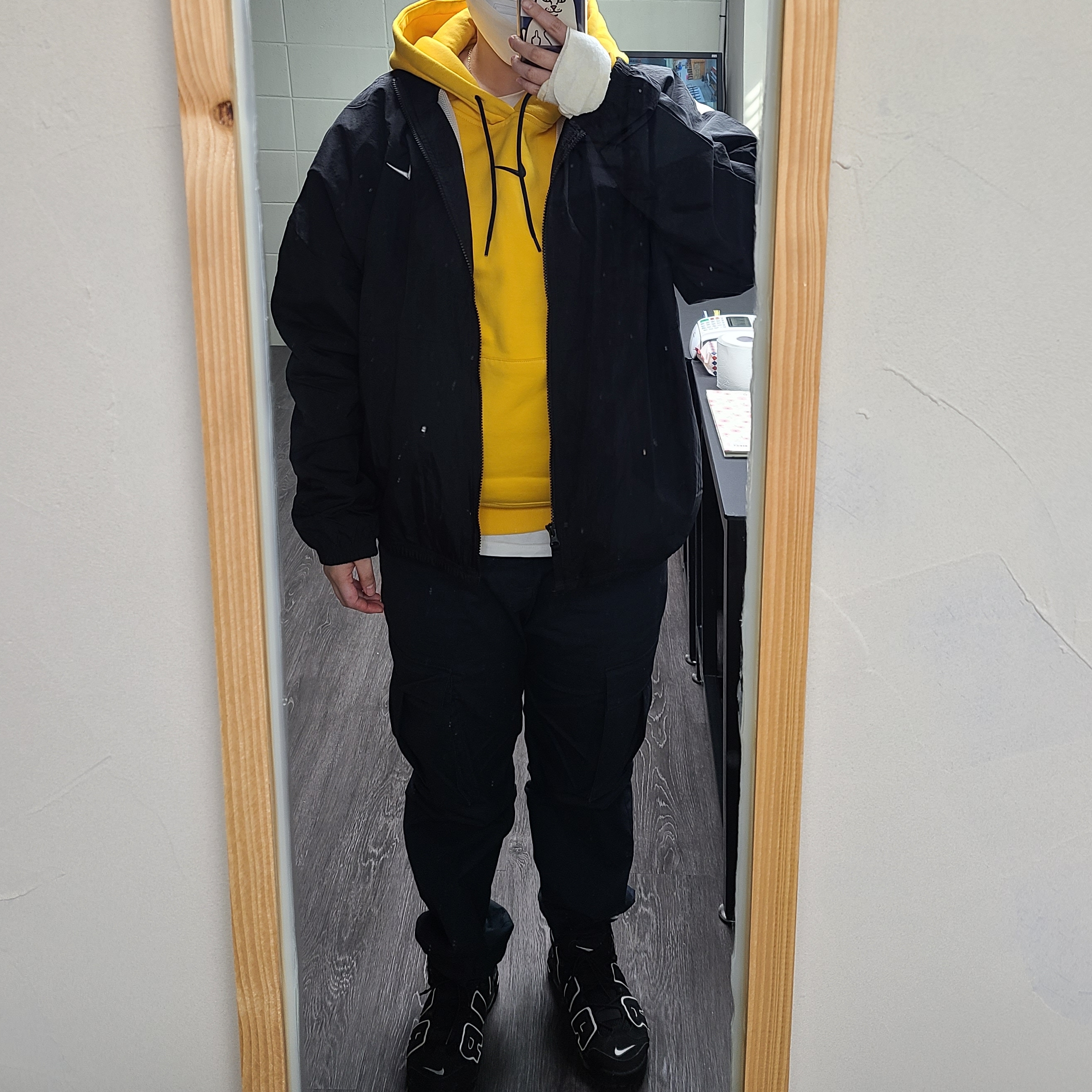 Nike x Drake Nocta Essential Hoodie University Gold - Asia, (GS) Nike Air More Uptempo Black White 2020 착용 스타일