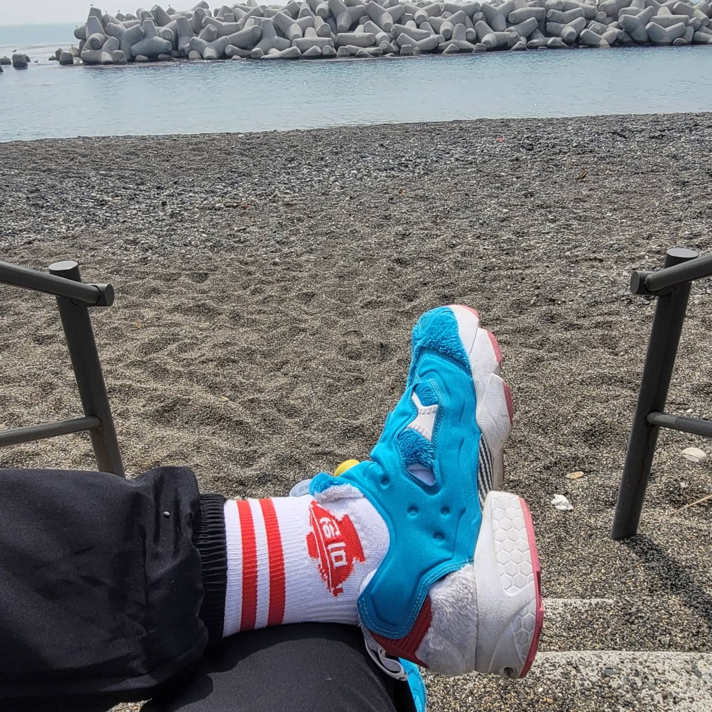 Reebok x Atmos x Packer Instapump Fury Doraemon 착용 스타일 - 2