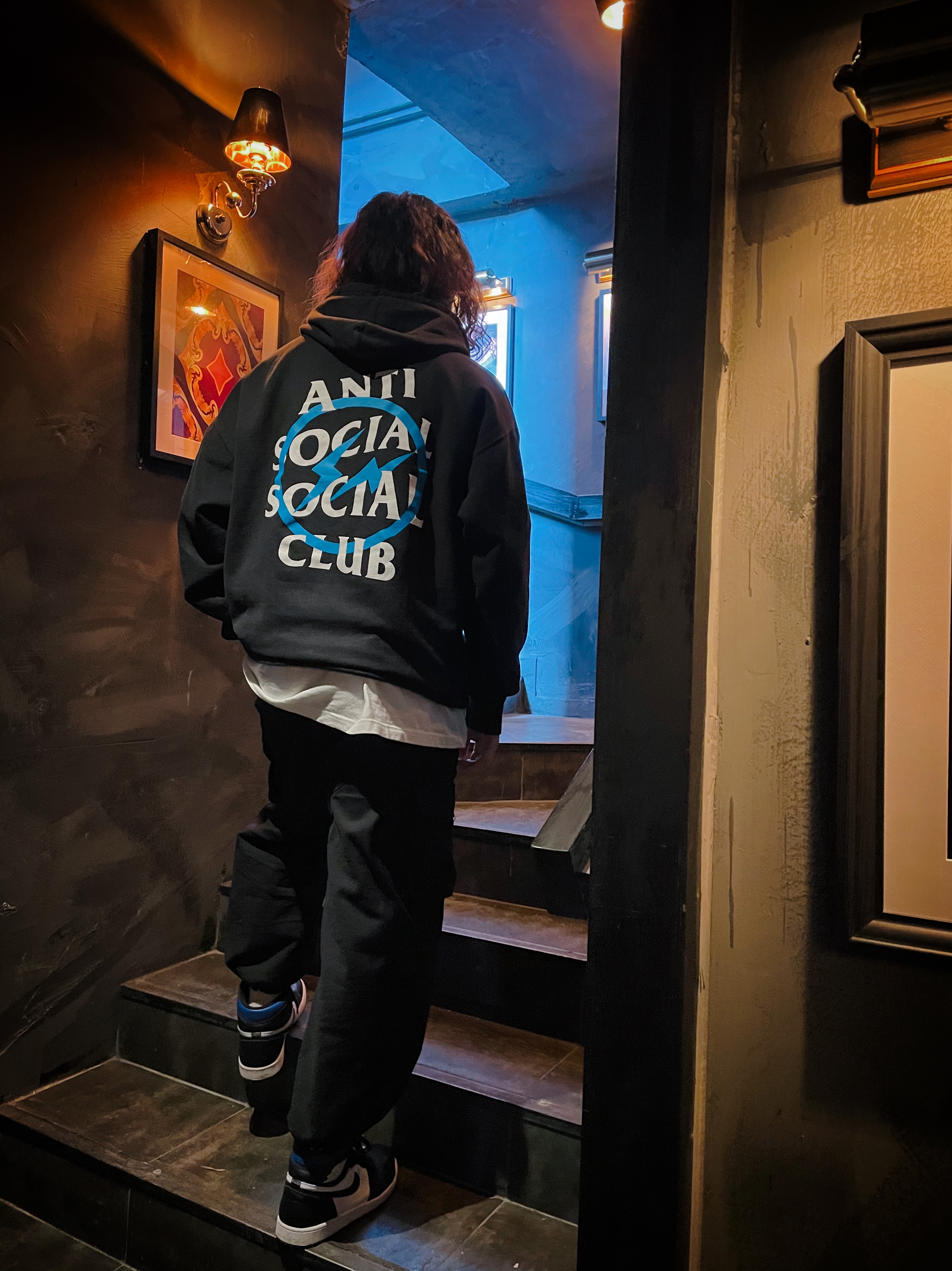 Anti Social Social Club x Fragment Bolt Hoodie Blue, Jordan 1 Retro High OG Royal Toe 착용 스타일