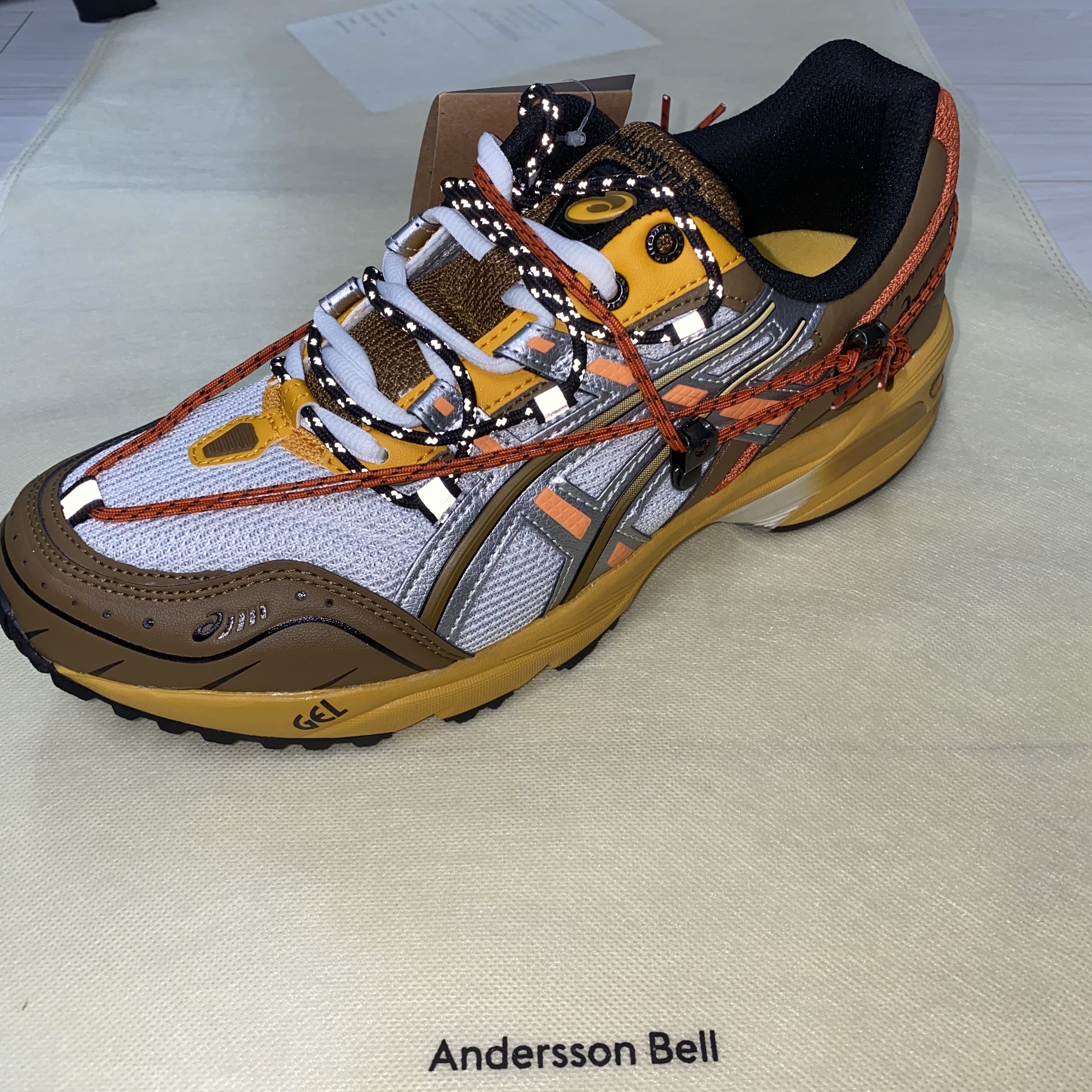 Asics x Andersson Bell Gel-1090 White Orange 착용 스타일