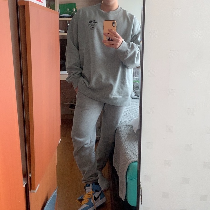 Jordan 1 Retro High OG University Blue, Nike x Stussy NRG ZR Fleece Crewneck Heather Grey - US/EU 착용 스타일