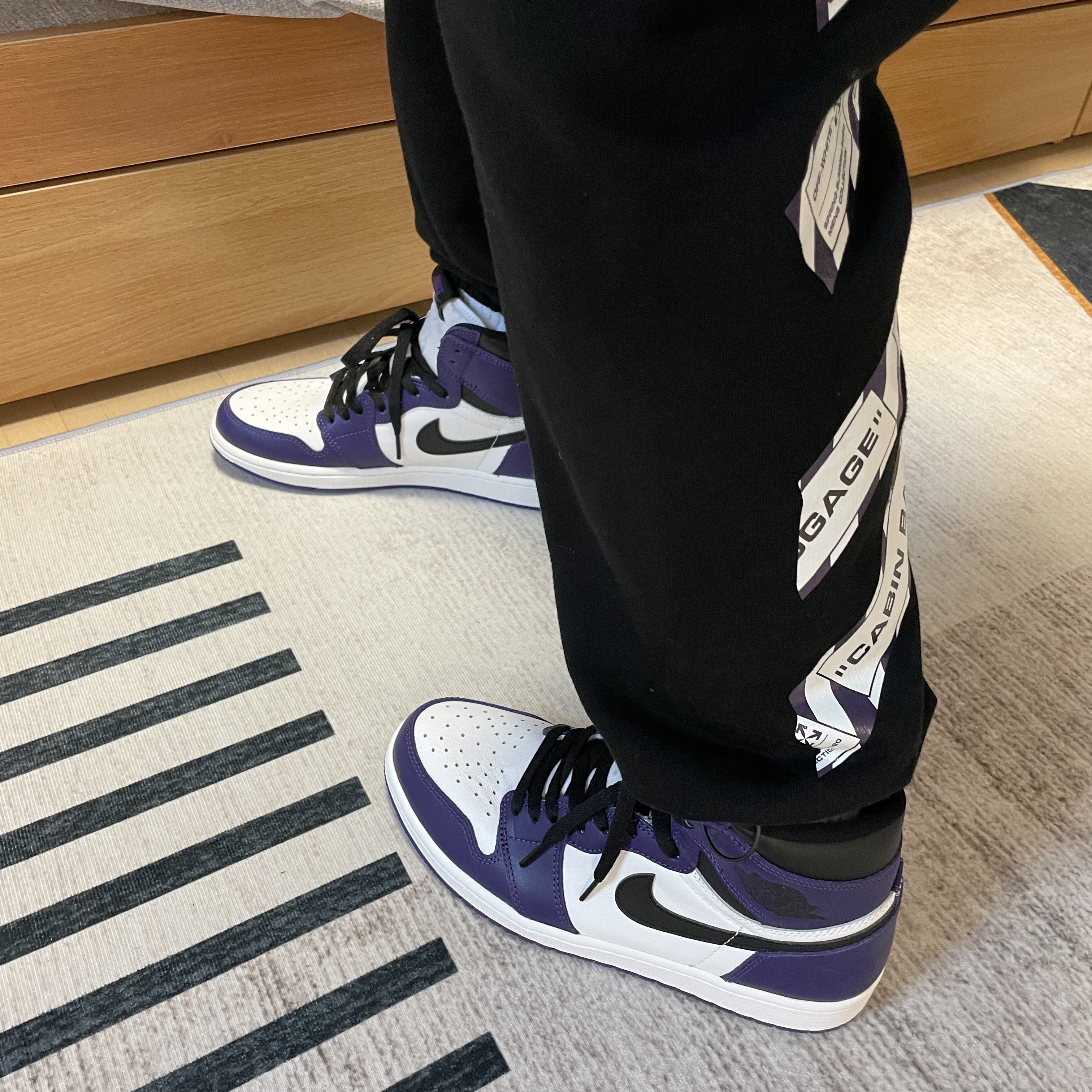 Jordan 1 Retro High OG Court Purple 2020 착용 스타일 - 3