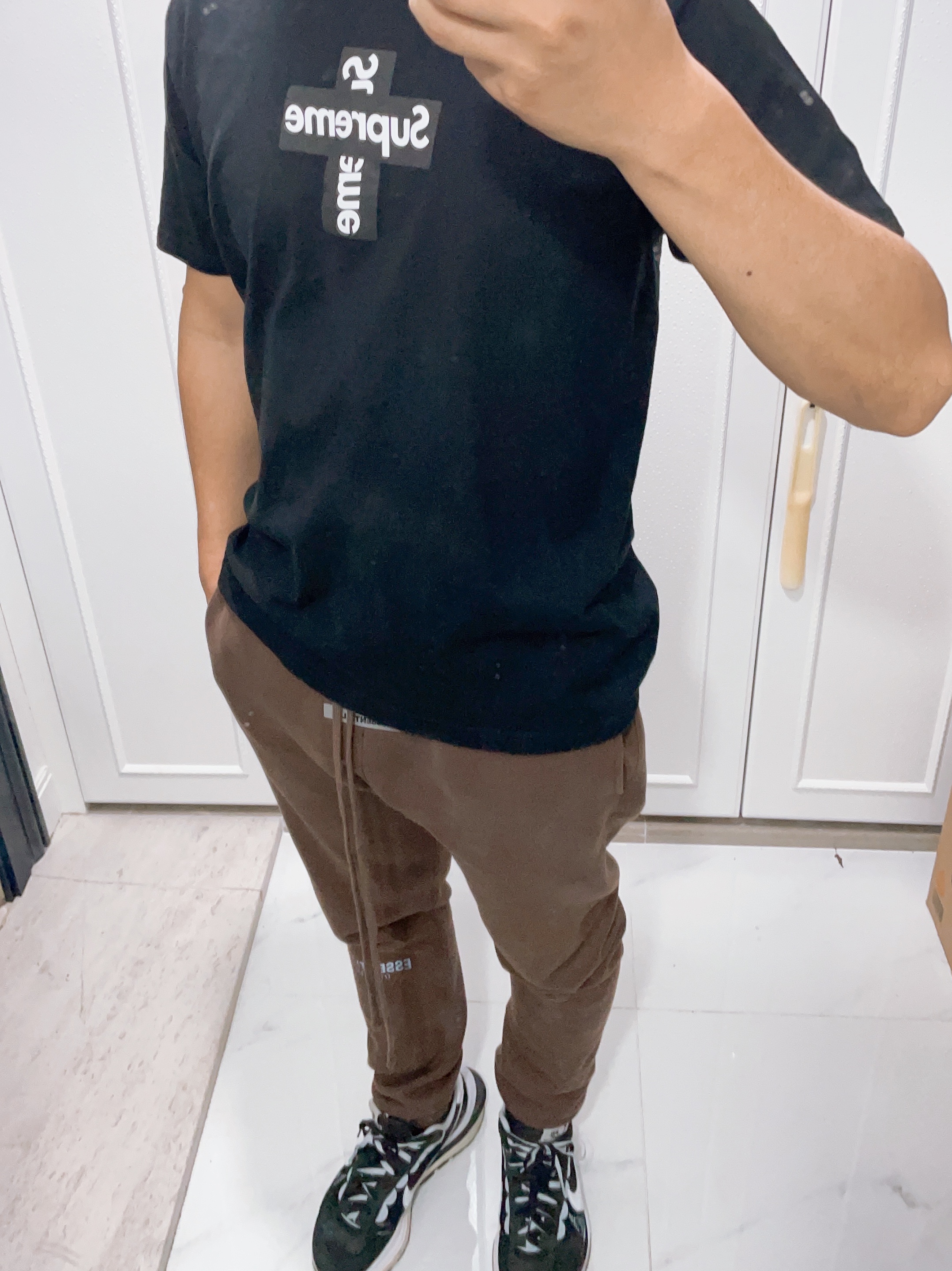 Supreme Cross Box Logo T-Shirt Black - 20FW, Nike x Sacai VaporWaffle Black White 착용 스타일