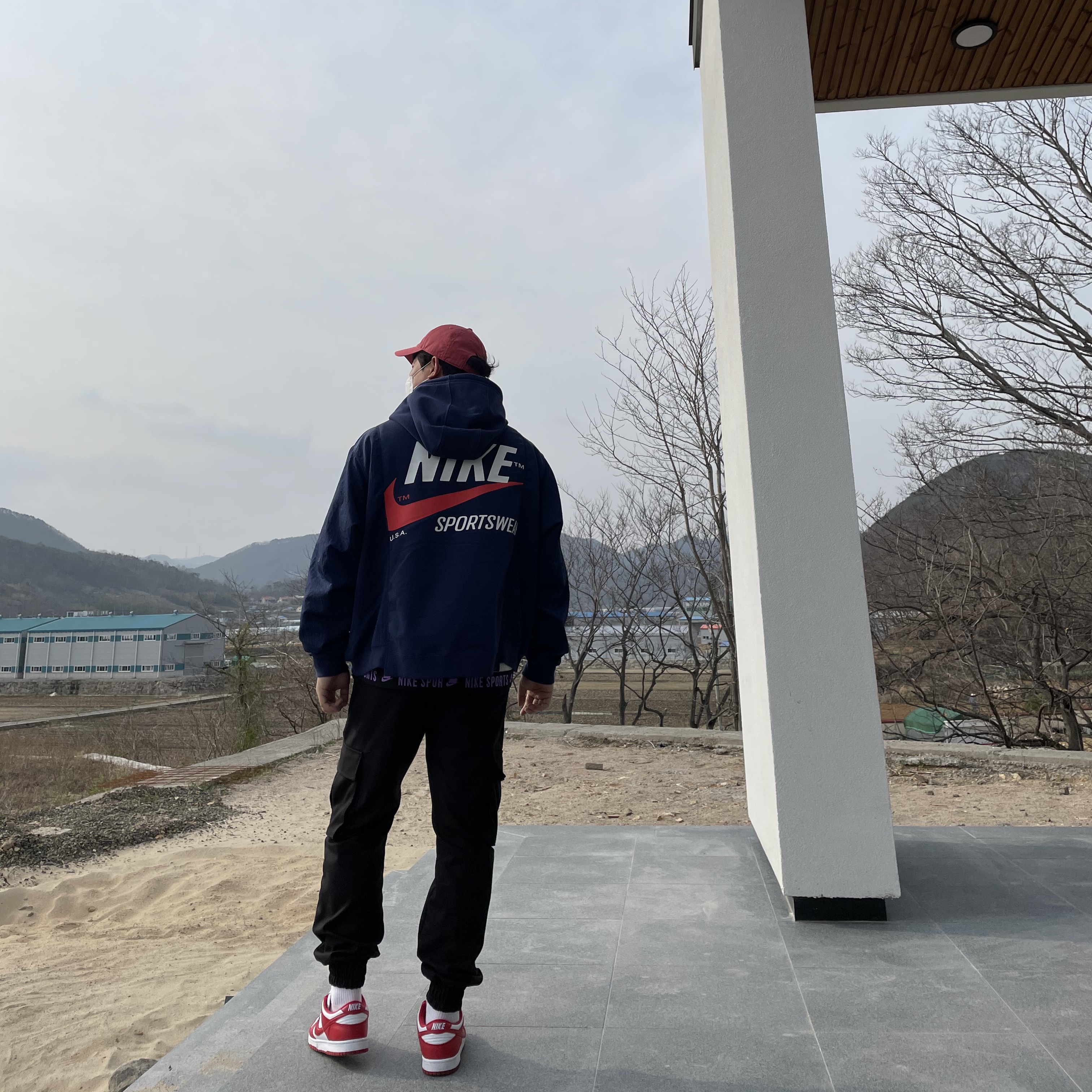 Nike Dunk Low SP University Red 2020, Nike NSW Hoodie BRS Midnight Navy 착용 스타일