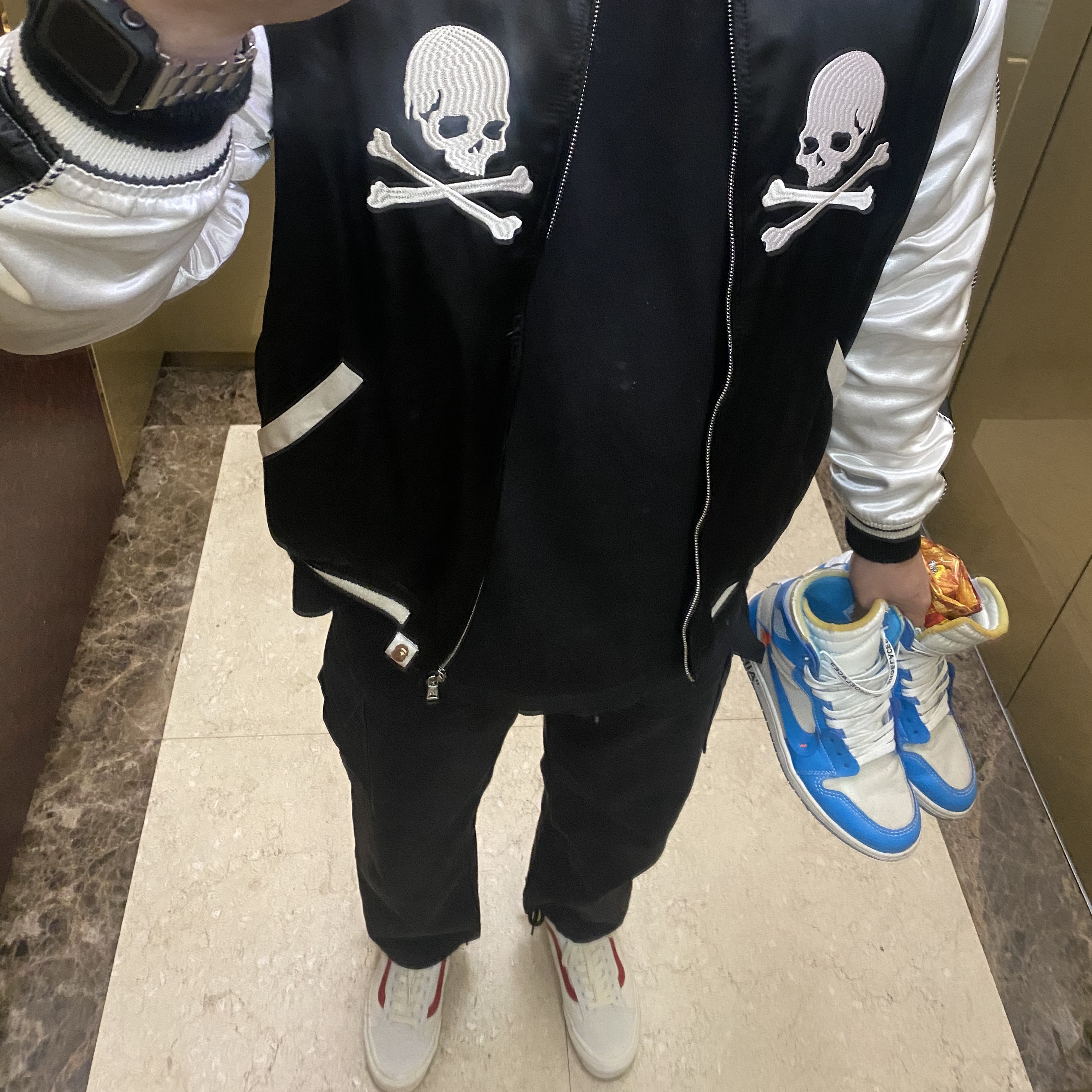 Jordan 1 x Off-White Retro High University Blue, Vans Style 36 Marshmallow Racing Red 착용 스타일