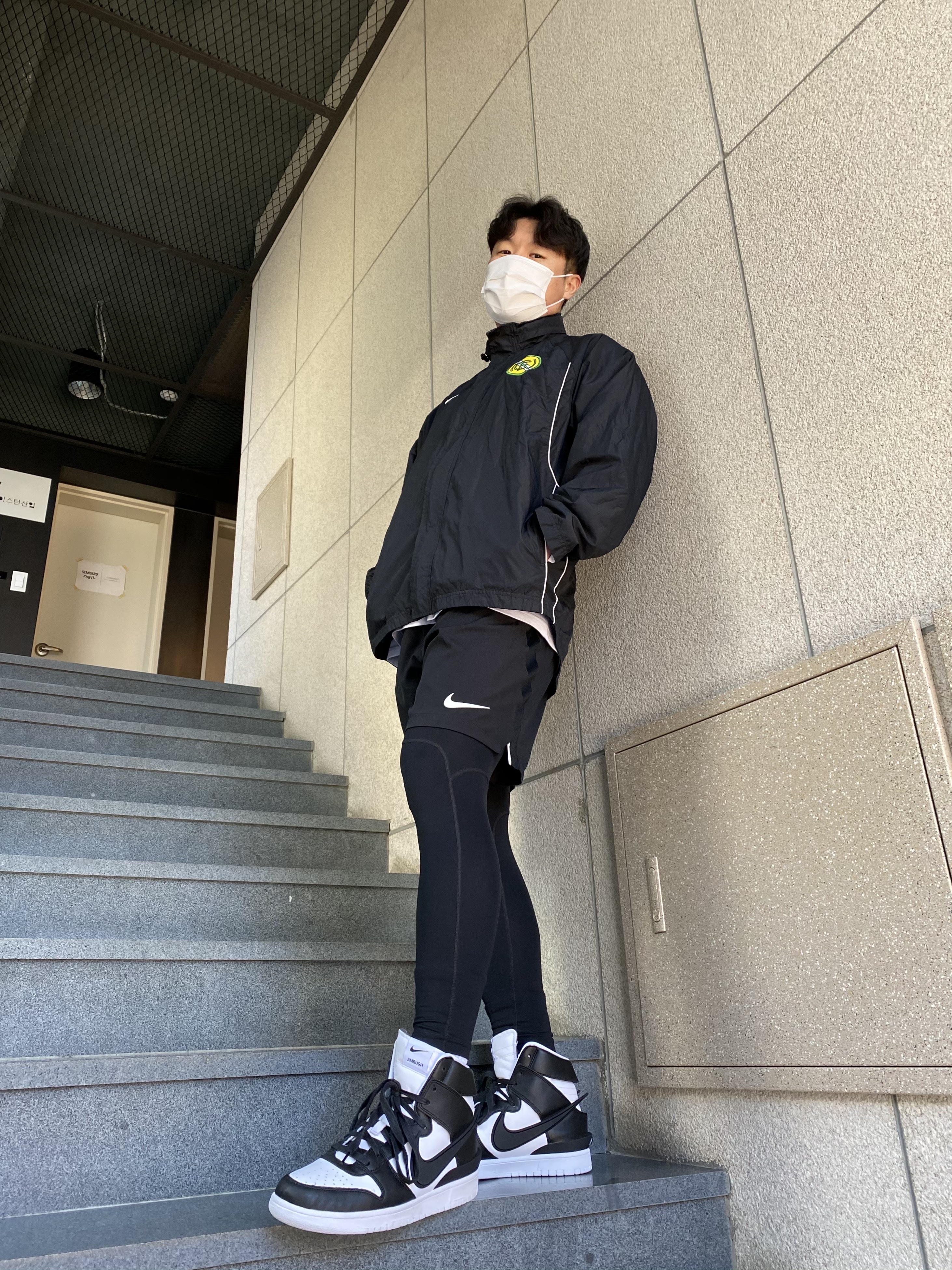 Nike x Ambush Dunk High Black 착용 스타일 - 1