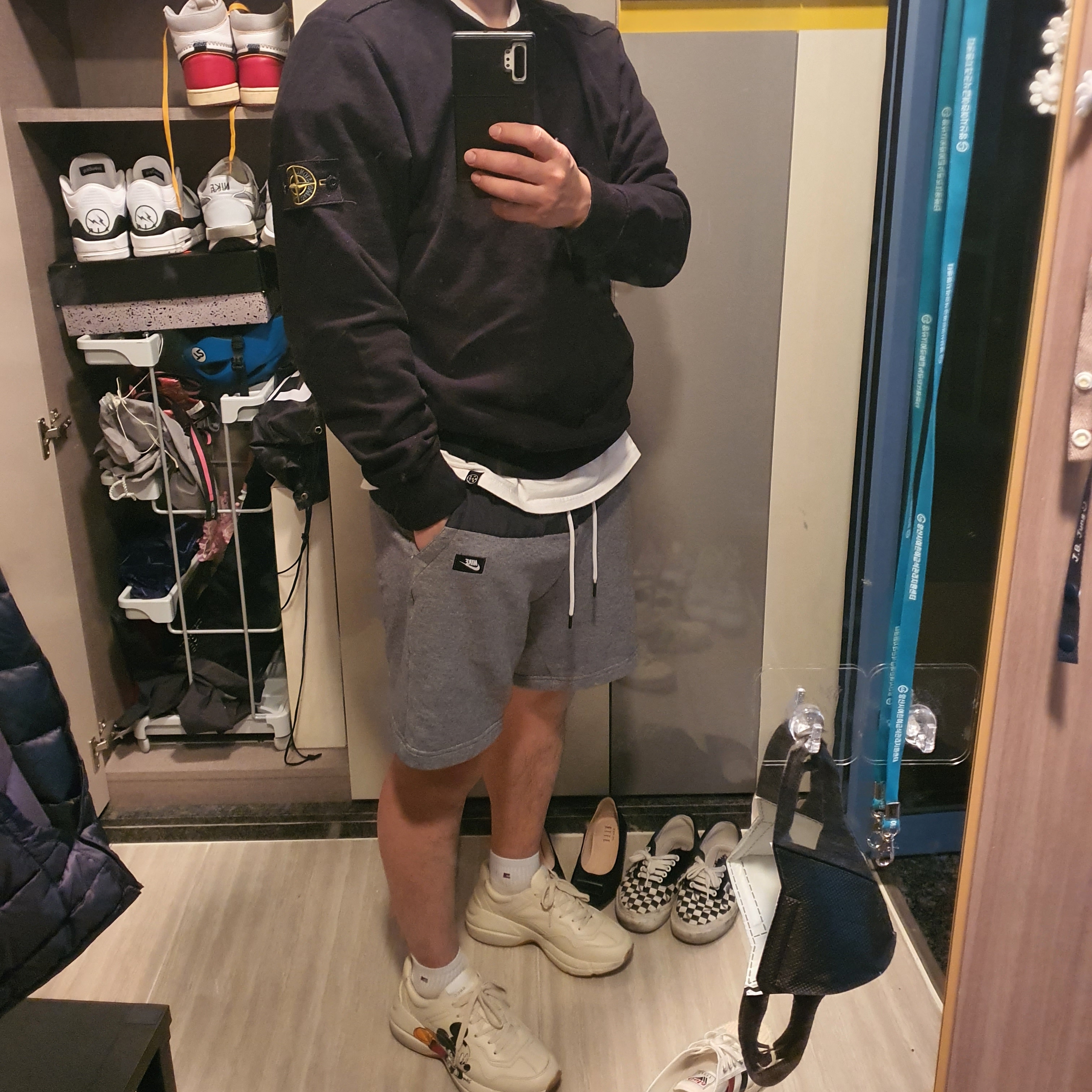 Gucci x Disney Rhyton Mickey Mouse 착용 스타일