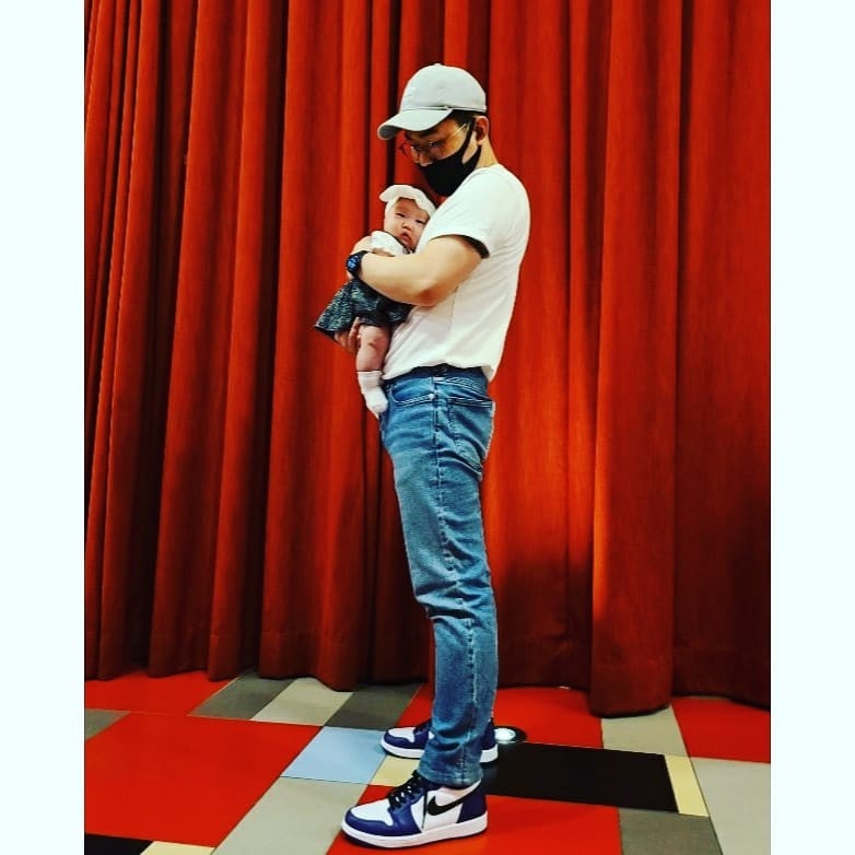 Jordan 1 Retro High OG Court Purple 2020, Maison Kitsune Fox Head Patch Classic T-Shirt White 착용 스타일