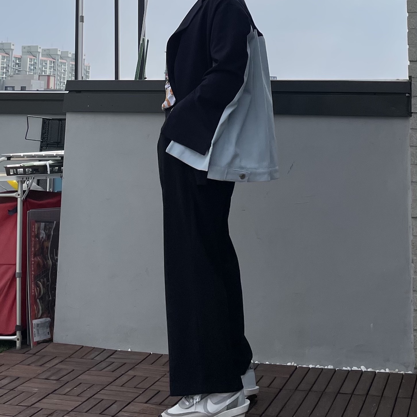 Nike x Sacai LDWaffle Summit White 착용 스타일