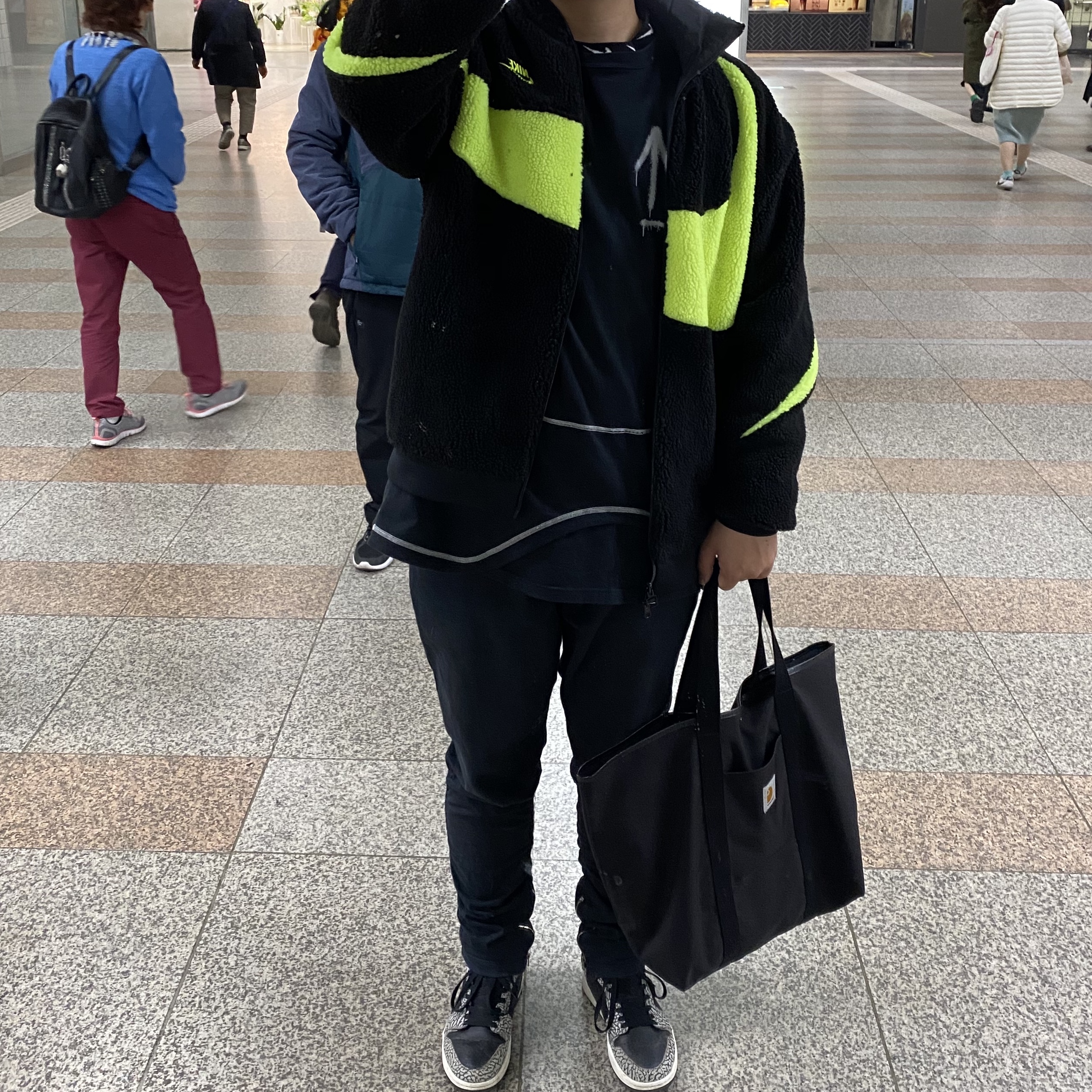 Jordan 1 Retro High Black Elephant Print, Nike x Off-White NRG RU Short Sleeve T-Shirt 착용 스타일