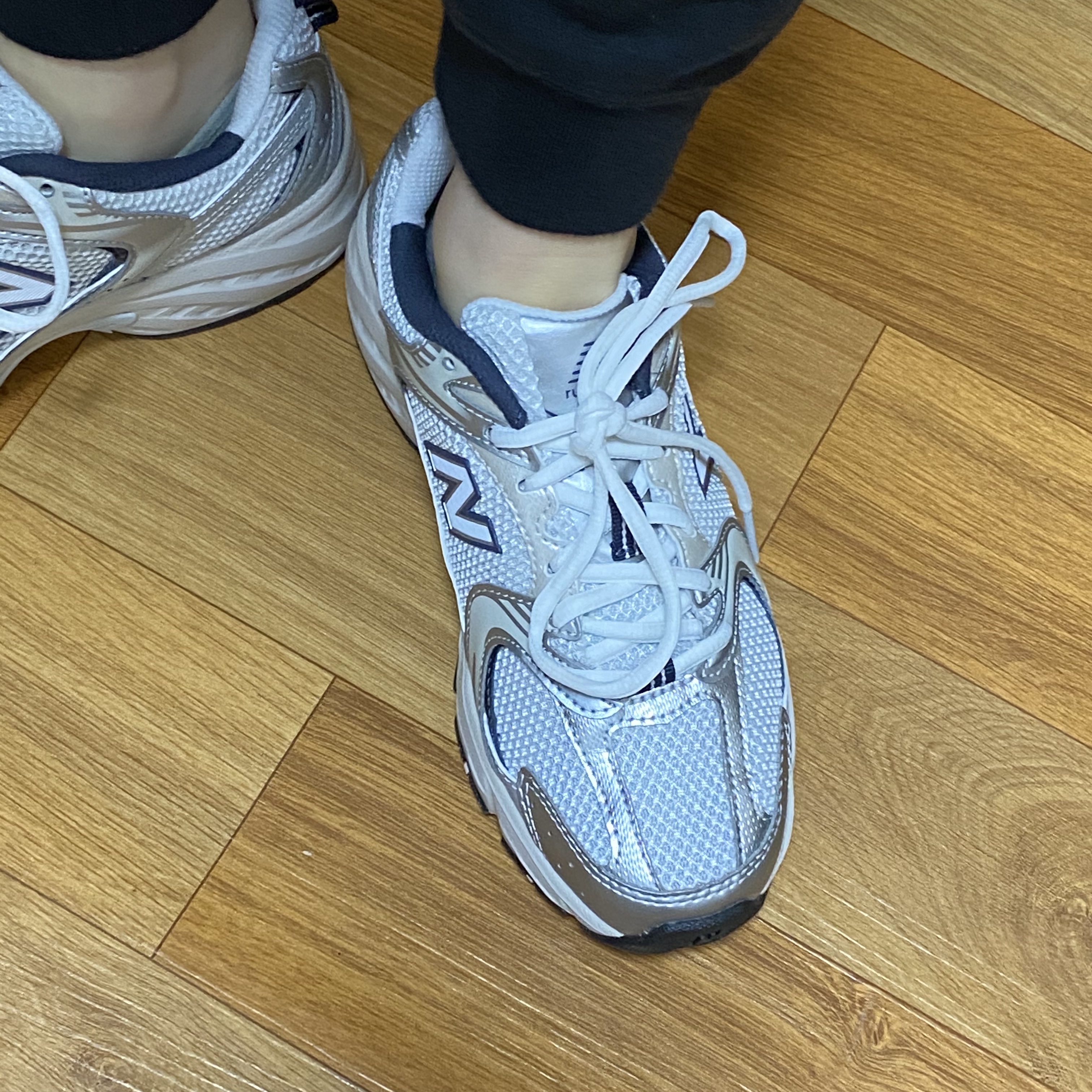 New Balance 530 Steel Grey 착용 스타일