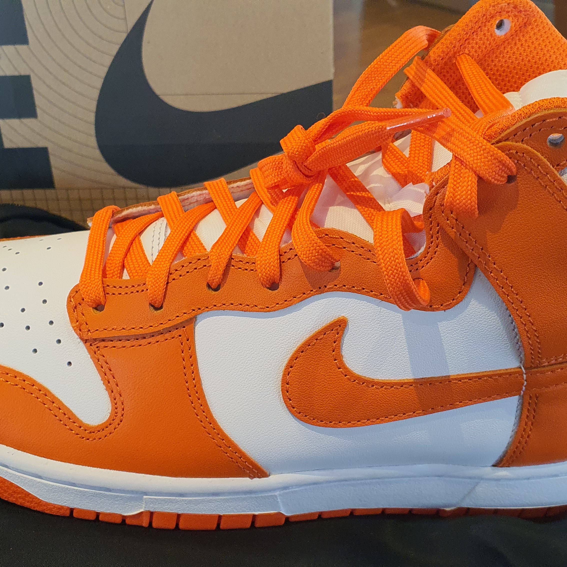 Nike Dunk High Retro Orange Blaze 착용 스타일 - 1