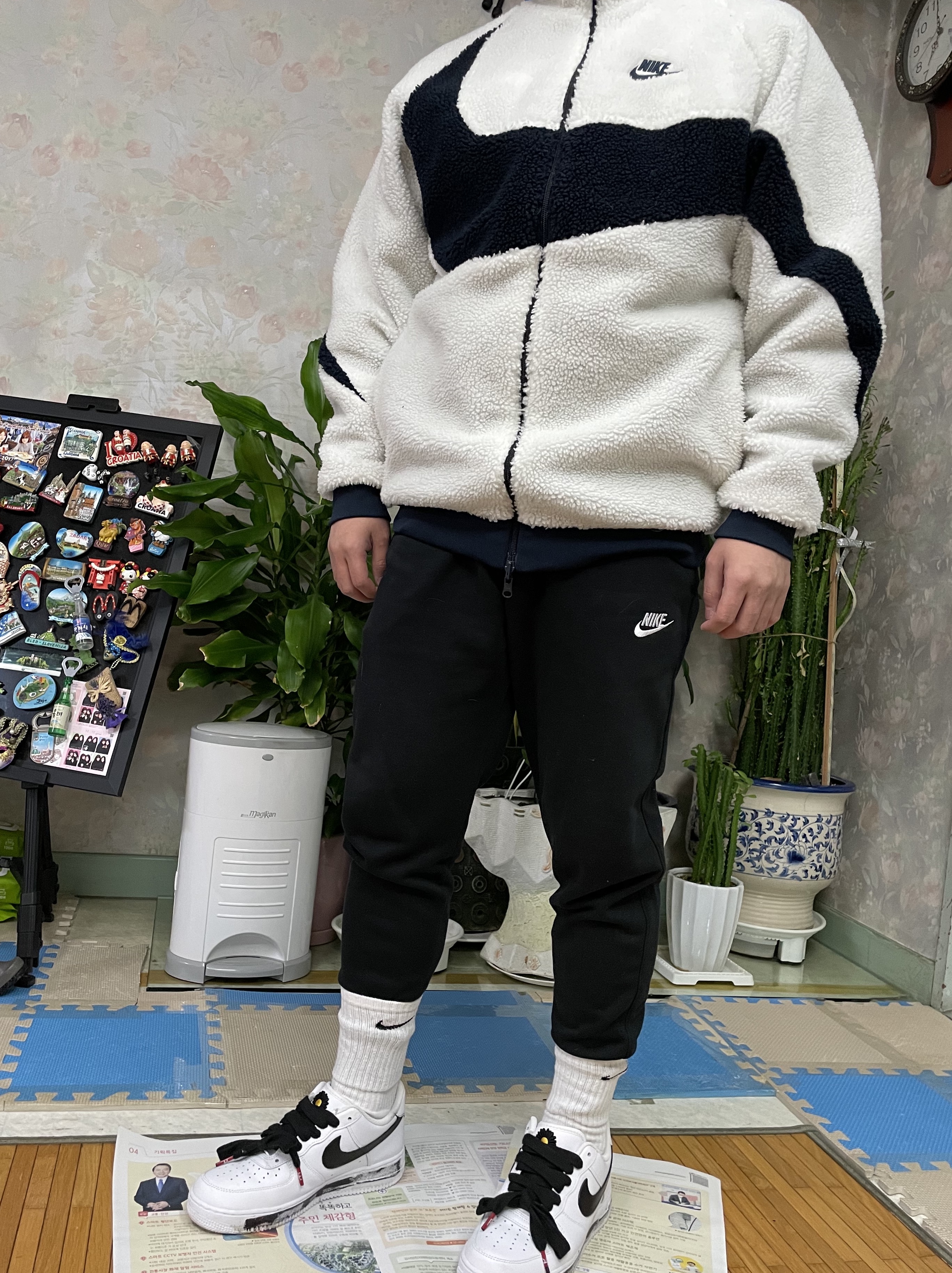 Nike x Peaceminusone Air Force 1 Low Para-Noise 2.0, Nike Big Swoosh Full Zip Jacket White Navy 착용 스타일