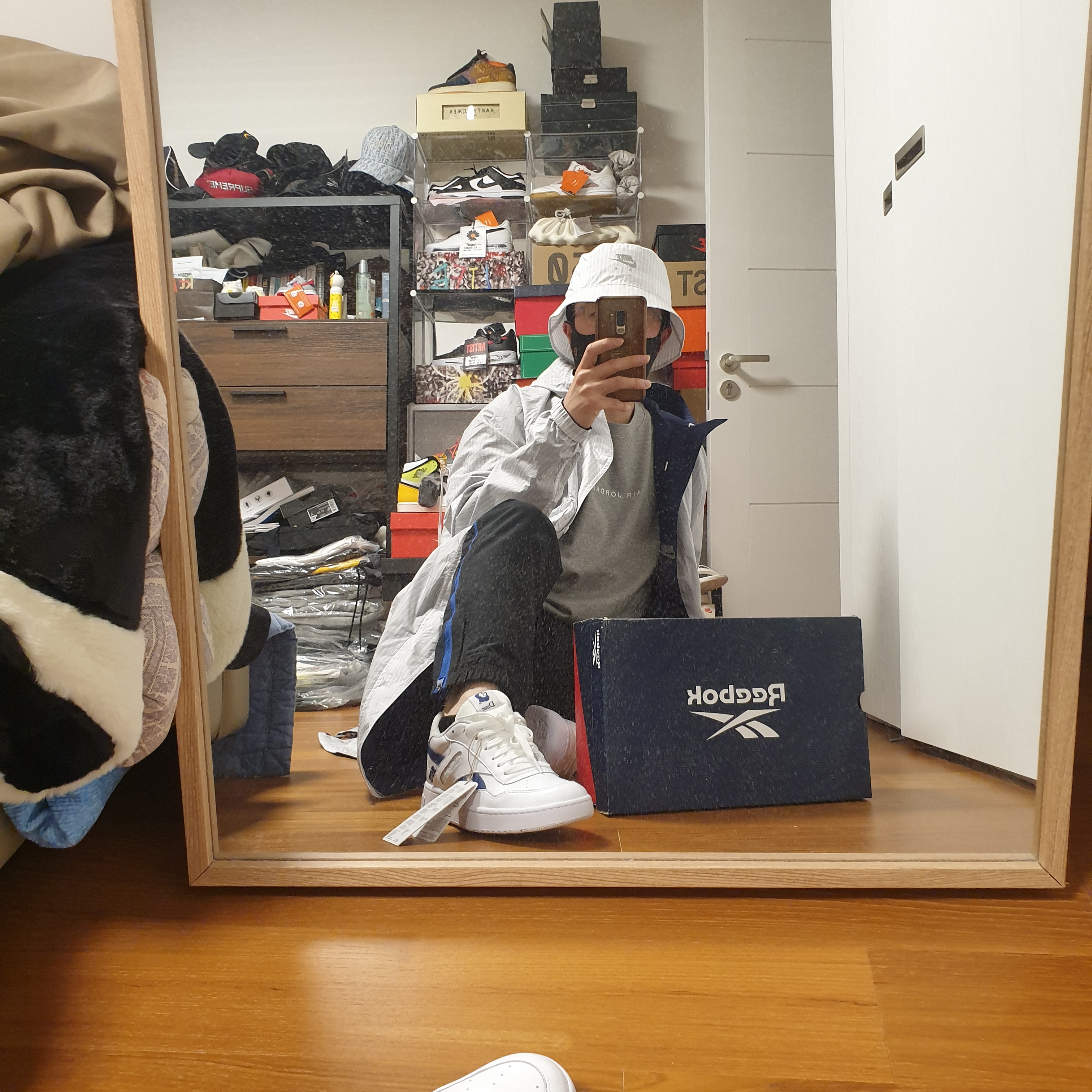 Nike x Kim Jones Bucket Hat White, Nike x Kim Jones Reversible Parka Navy - Asia 착용 스타일 - 3