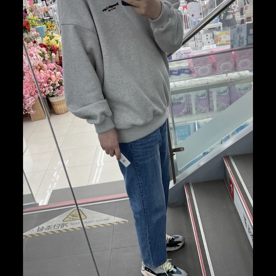 Adidas Yeezy Boost 700 Wave Runner Solid Grey 2017/2019 착용 스타일