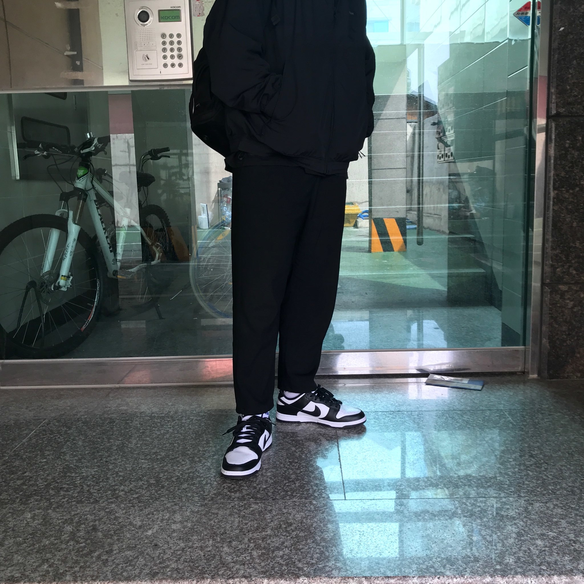 Nike Dunk Low Retro Black 착용 스타일