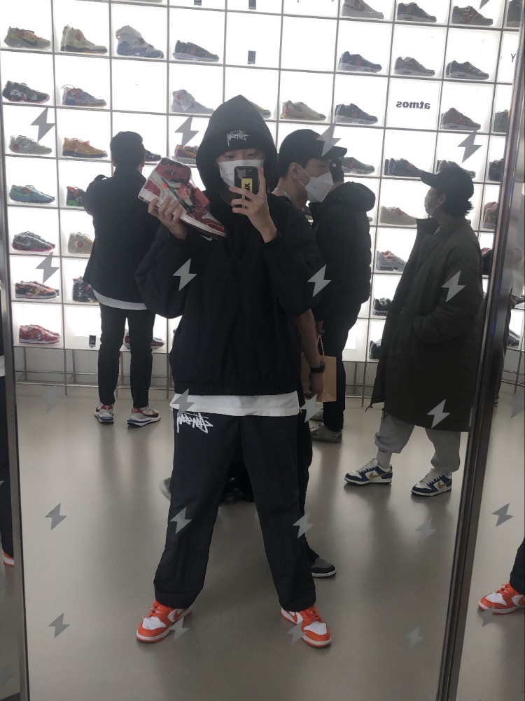 Nike x Stussy Windrunner Jacket Off Noir, Nike x Stussy Beach Pants Off Noir 착용 스타일