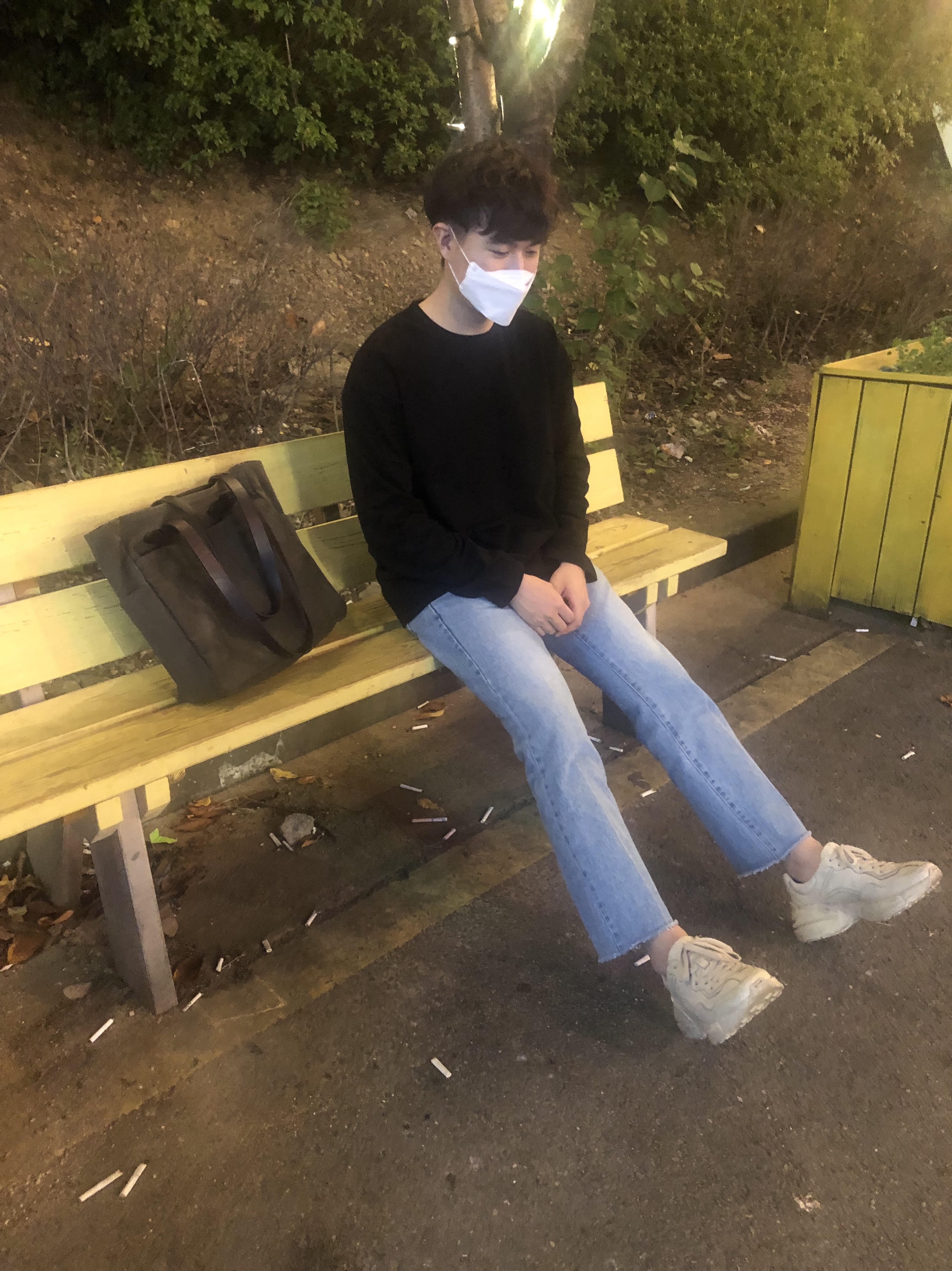 Gucci Rhyton Leather Sneakers Distressed Ivory 착용 스타일