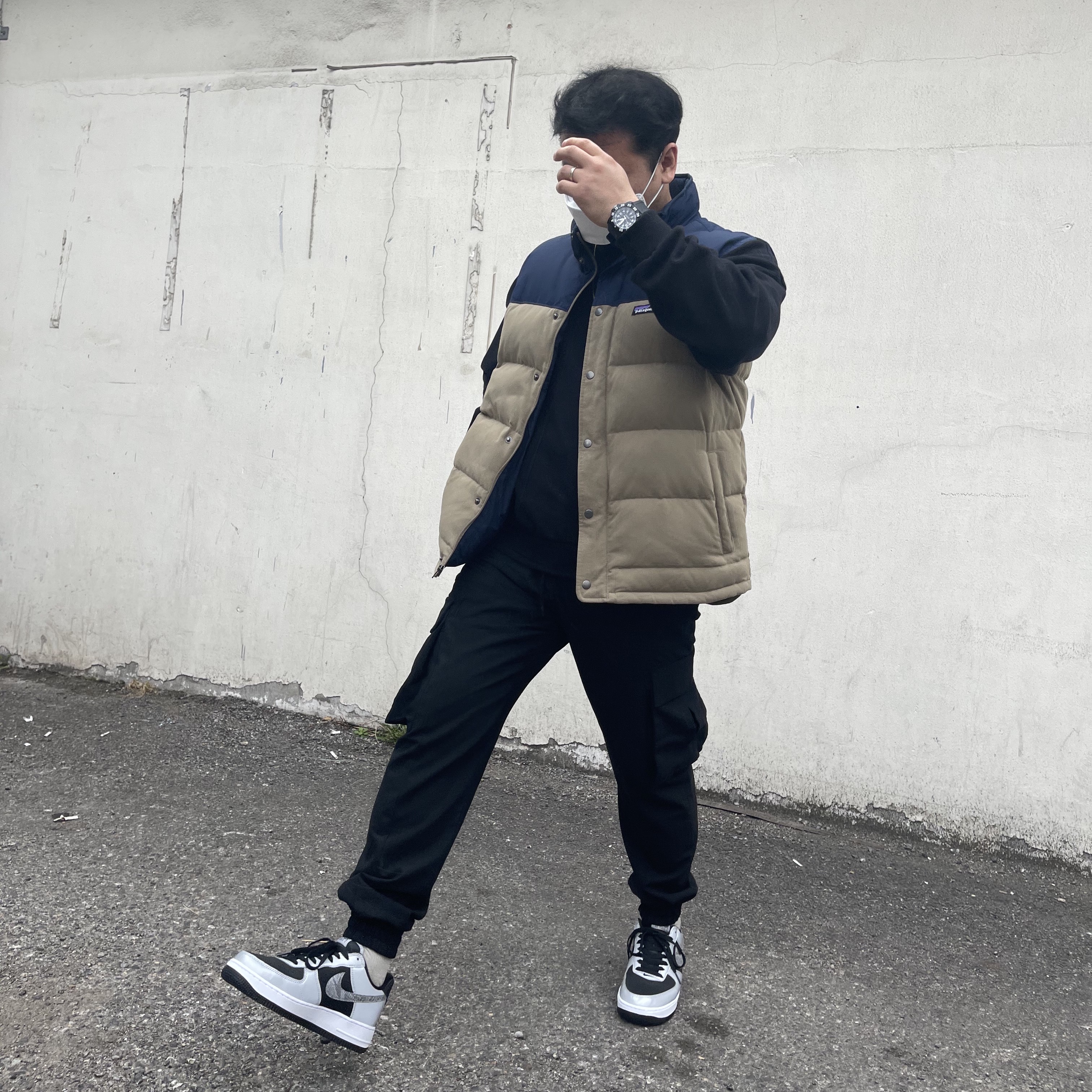 Nike Air Force 1 B Silver Snake 착용 스타일