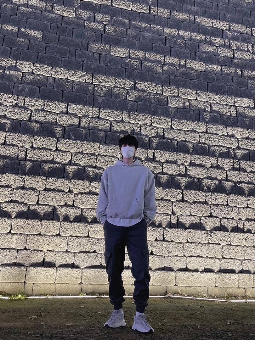 Adidas Yeezy Boost 700 V2 Static 2018 착용 스타일 - 3