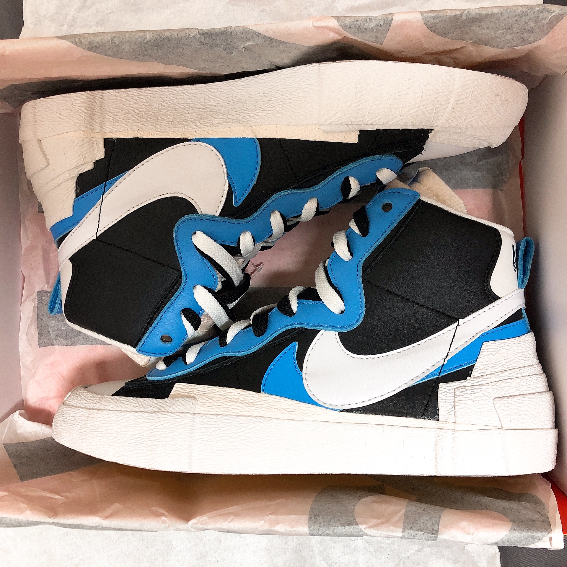 Nike x Sacai Blazer Mid White Black Legend Blue 착용 스타일 - 4