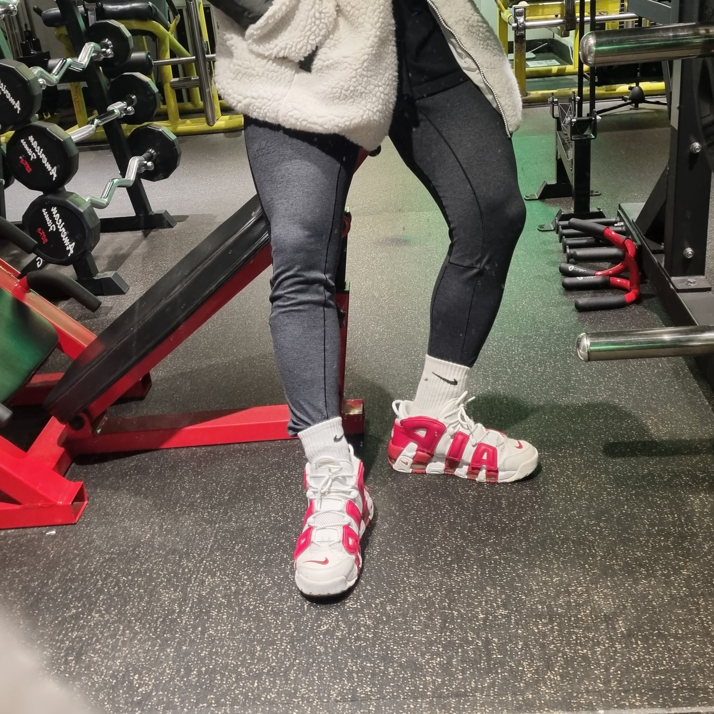 Nike Air More Uptempo Varsity Red, Nike Air More Uptempo Black White 2020 착용 스타일 - 2