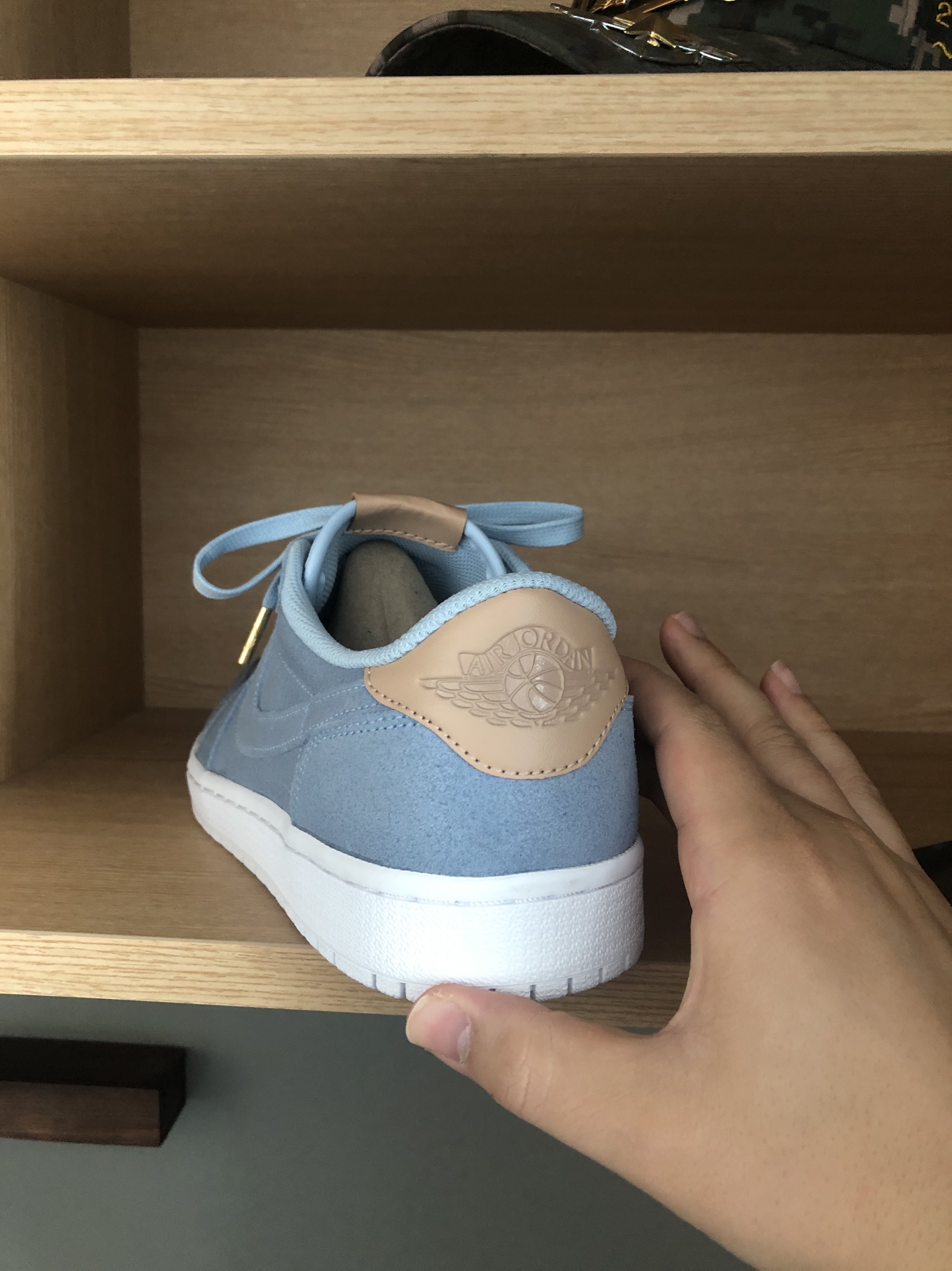 Jordan 1 Retro Low OG Ice Blue 착용 스타일 - 3