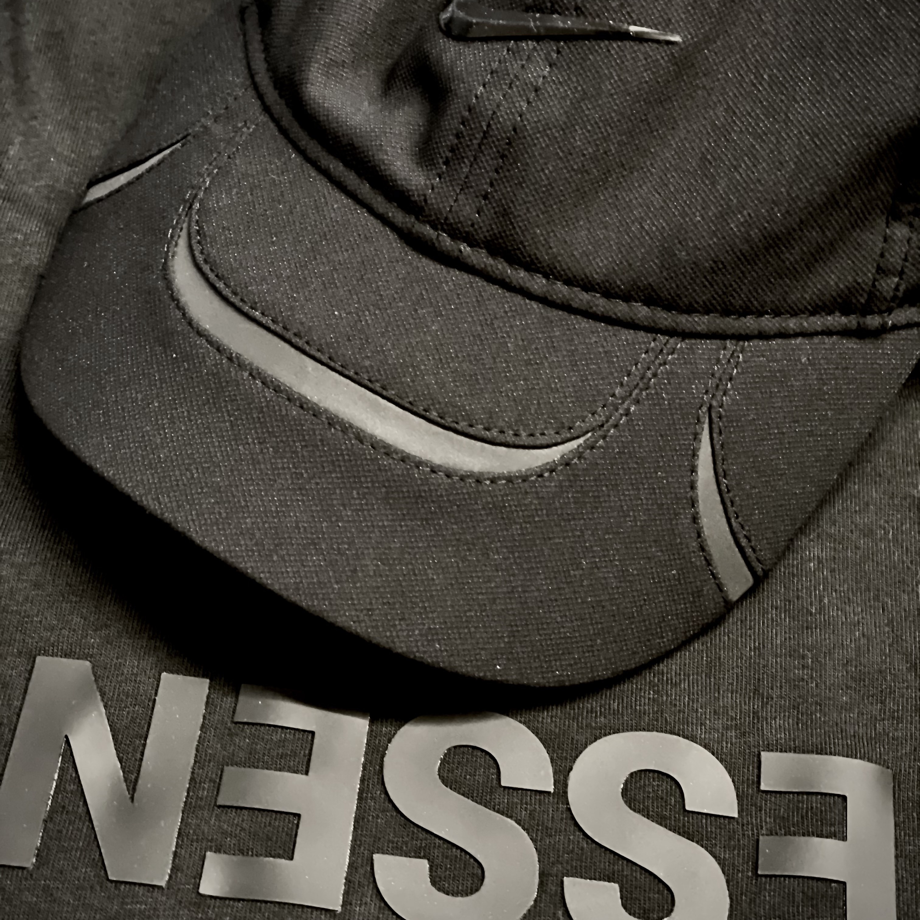 Essentials 3D Silicon Applique Boxy T-Shirt Dark Slate/Black 2020, Nike x Drake Nocta NRG AU L91 Cap 착용 스타일