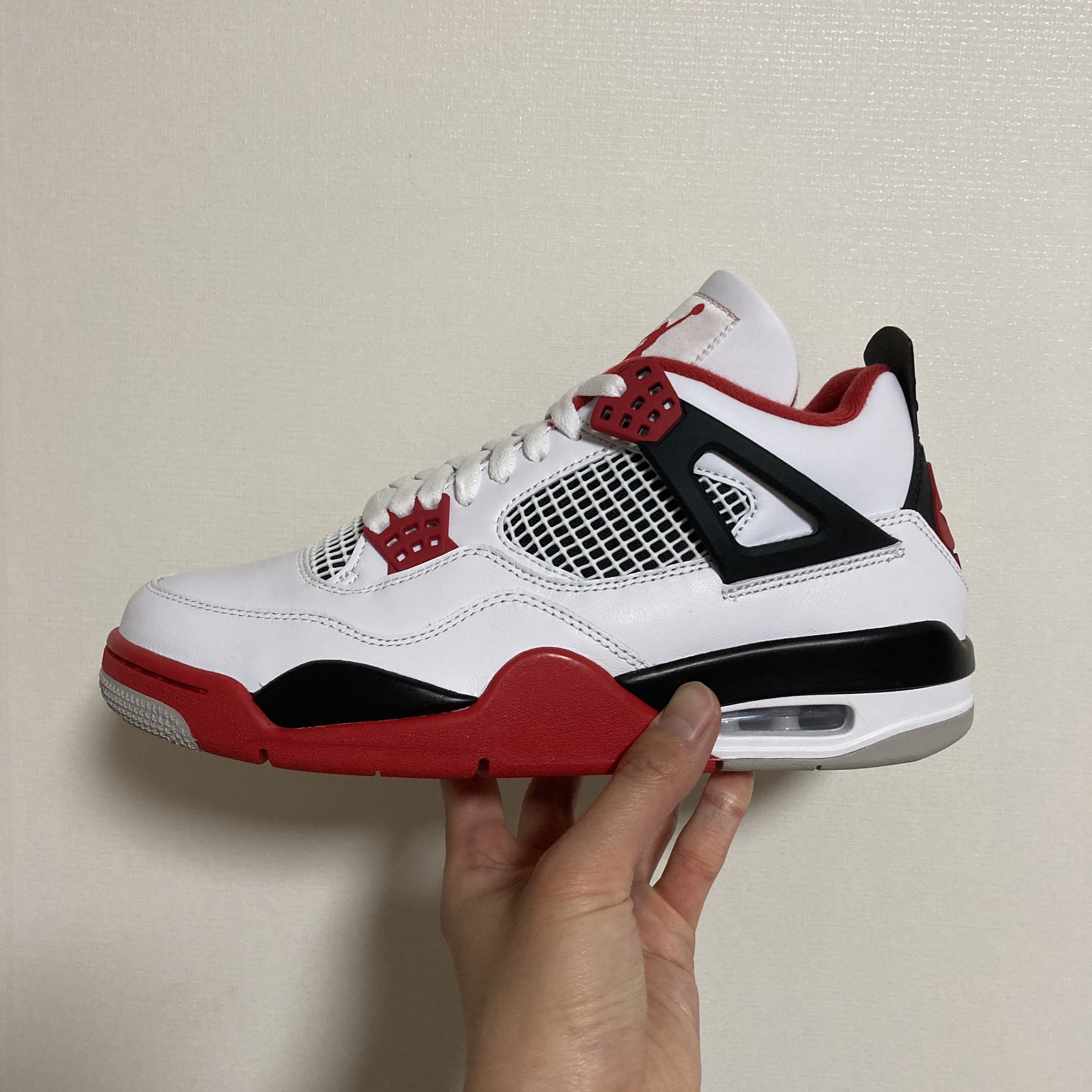 Jordan 4 Retro OG Fire Red 2020 착용 스타일 - 1