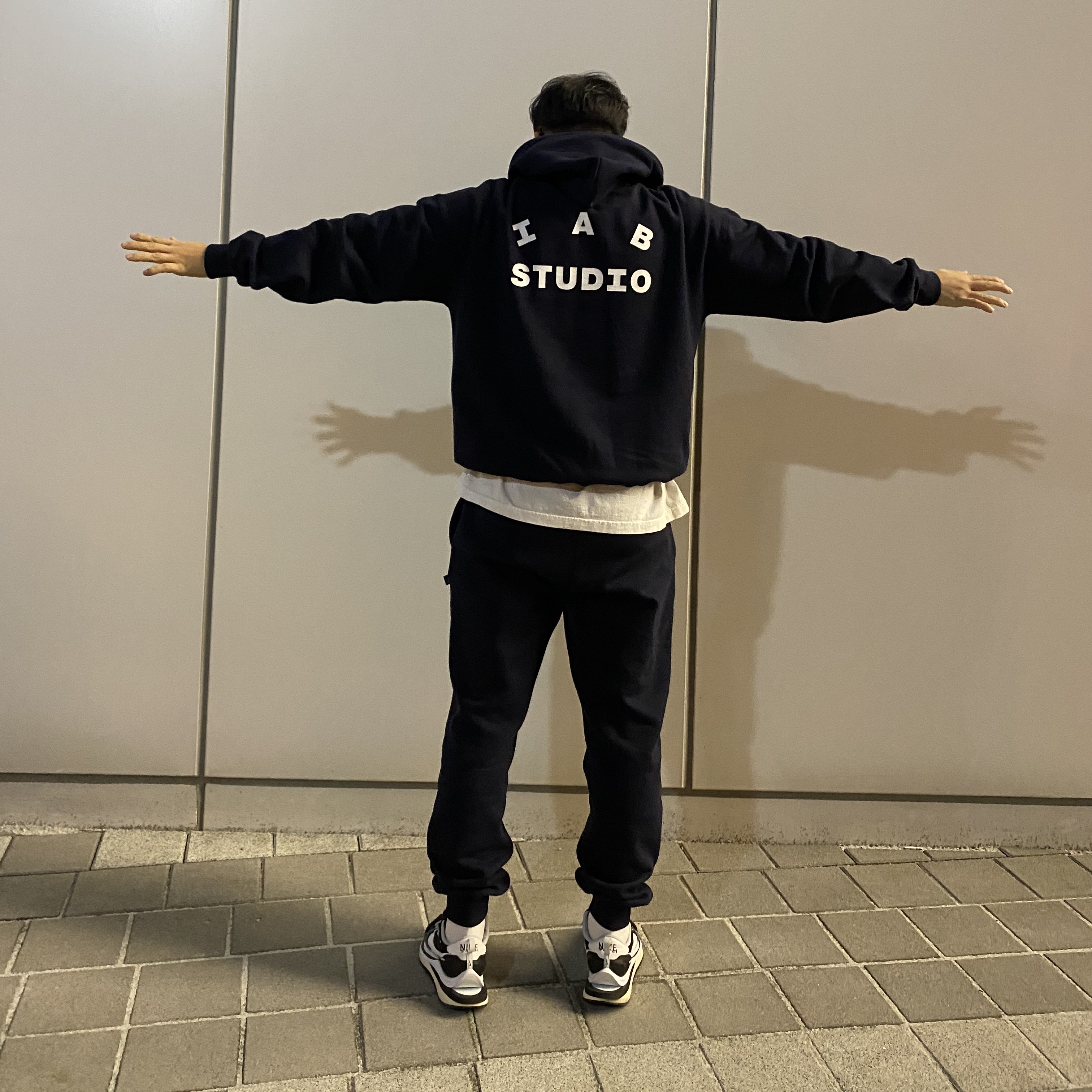 IAB Studio Hoodie Navy - 21SS, IAB Studio Sweatpants Navy - 21SS 착용 스타일 - 1