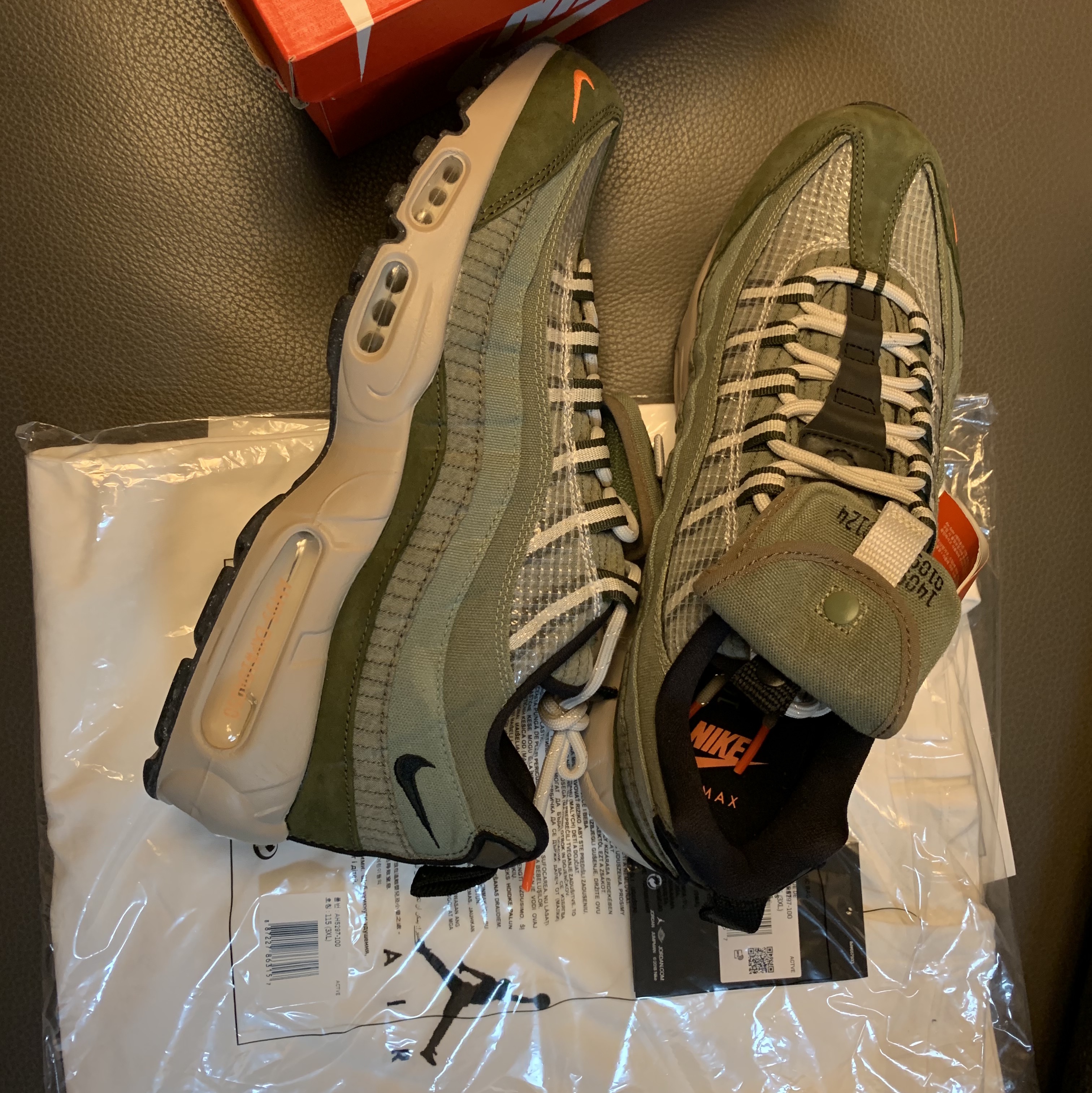 Nike Air Max 95 SE Medium Olive 착용 스타일 - 2