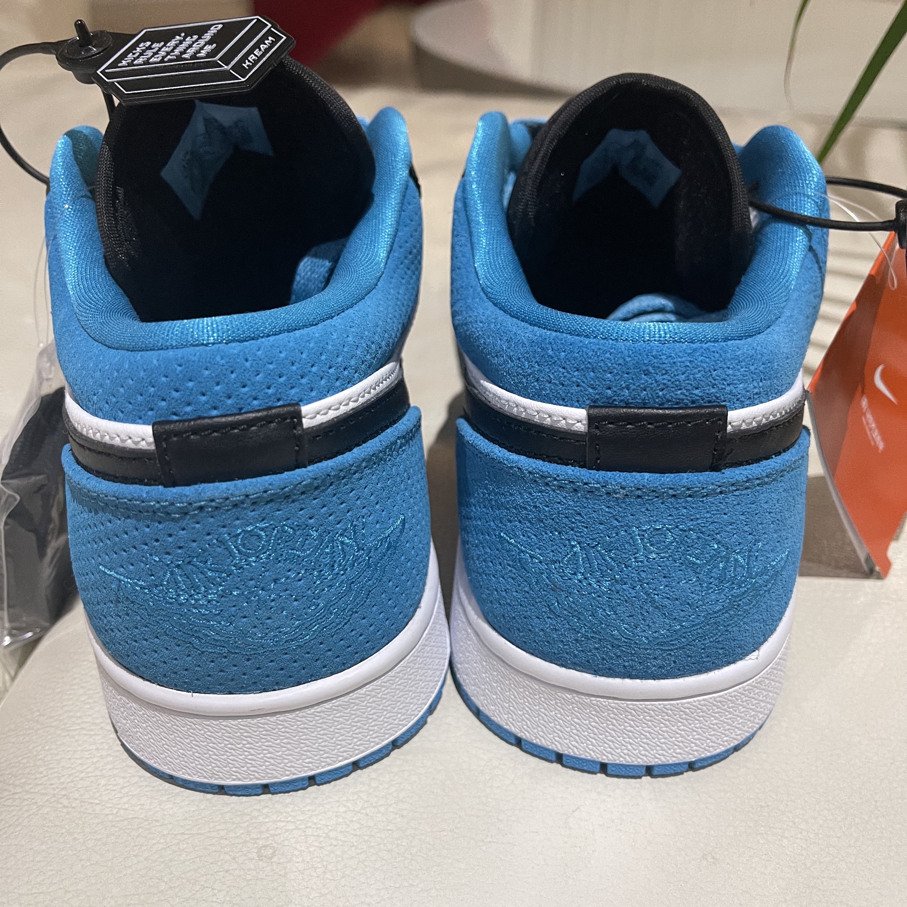 Jordan 1 Low SE Laser Blue 착용 스타일 - 2