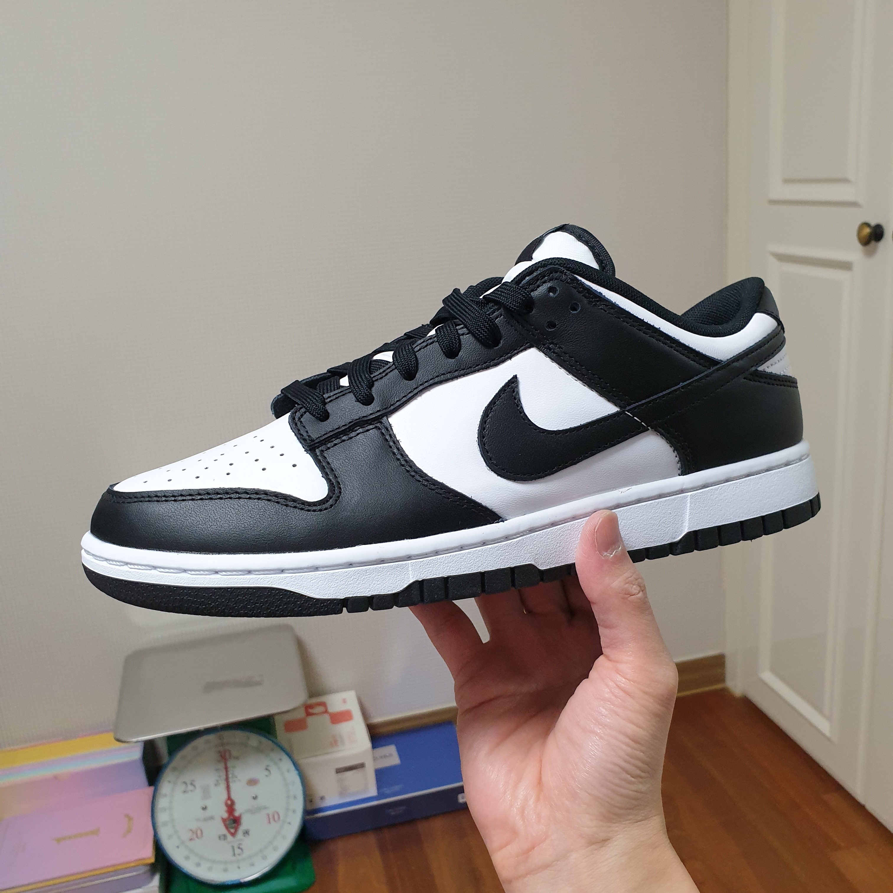 Nike Dunk Low Retro Black 착용 스타일