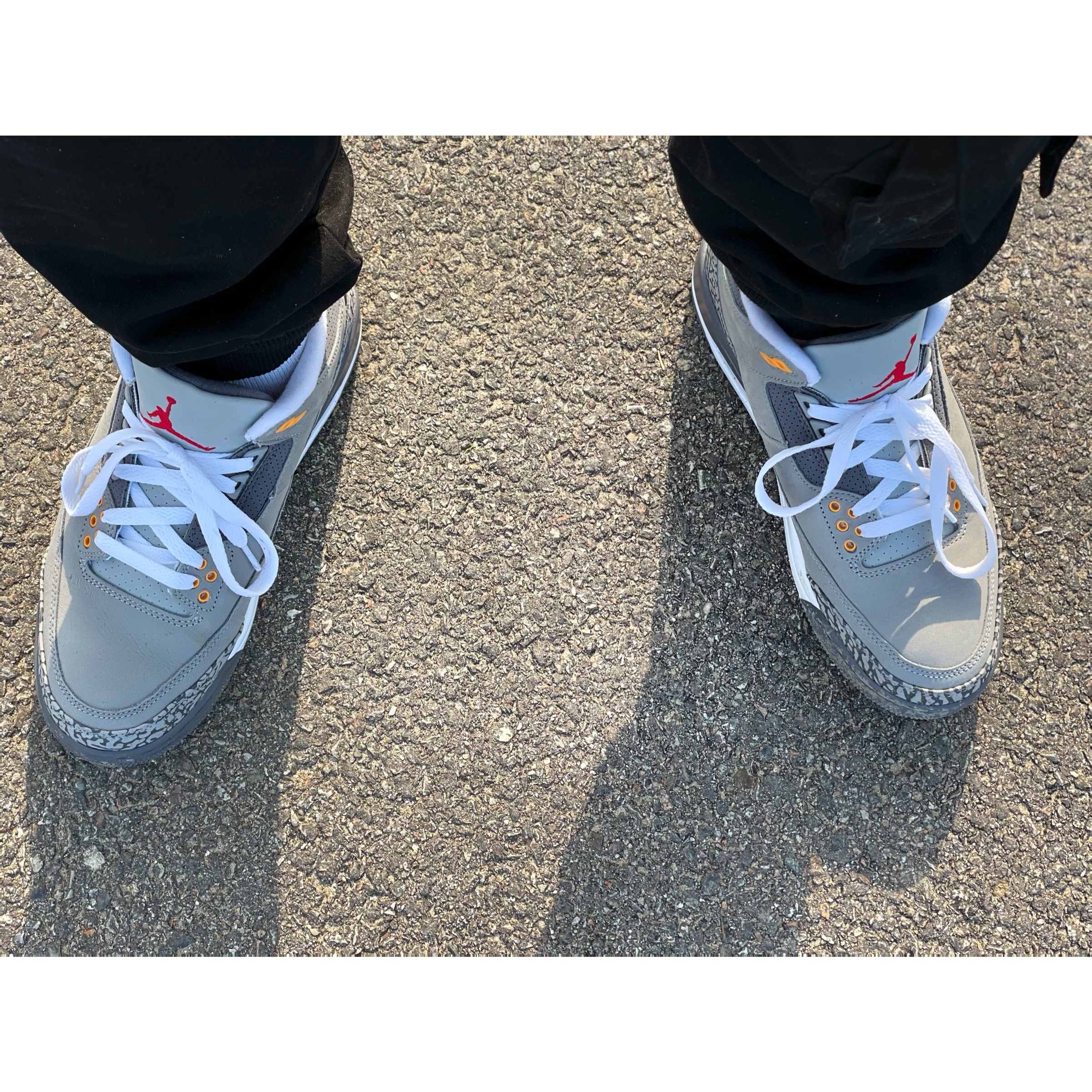 Jordan 3 Retro Cool Grey, Nike x Drake Nocta Essential Hoodie University Gold - Asia 착용 스타일 - 1