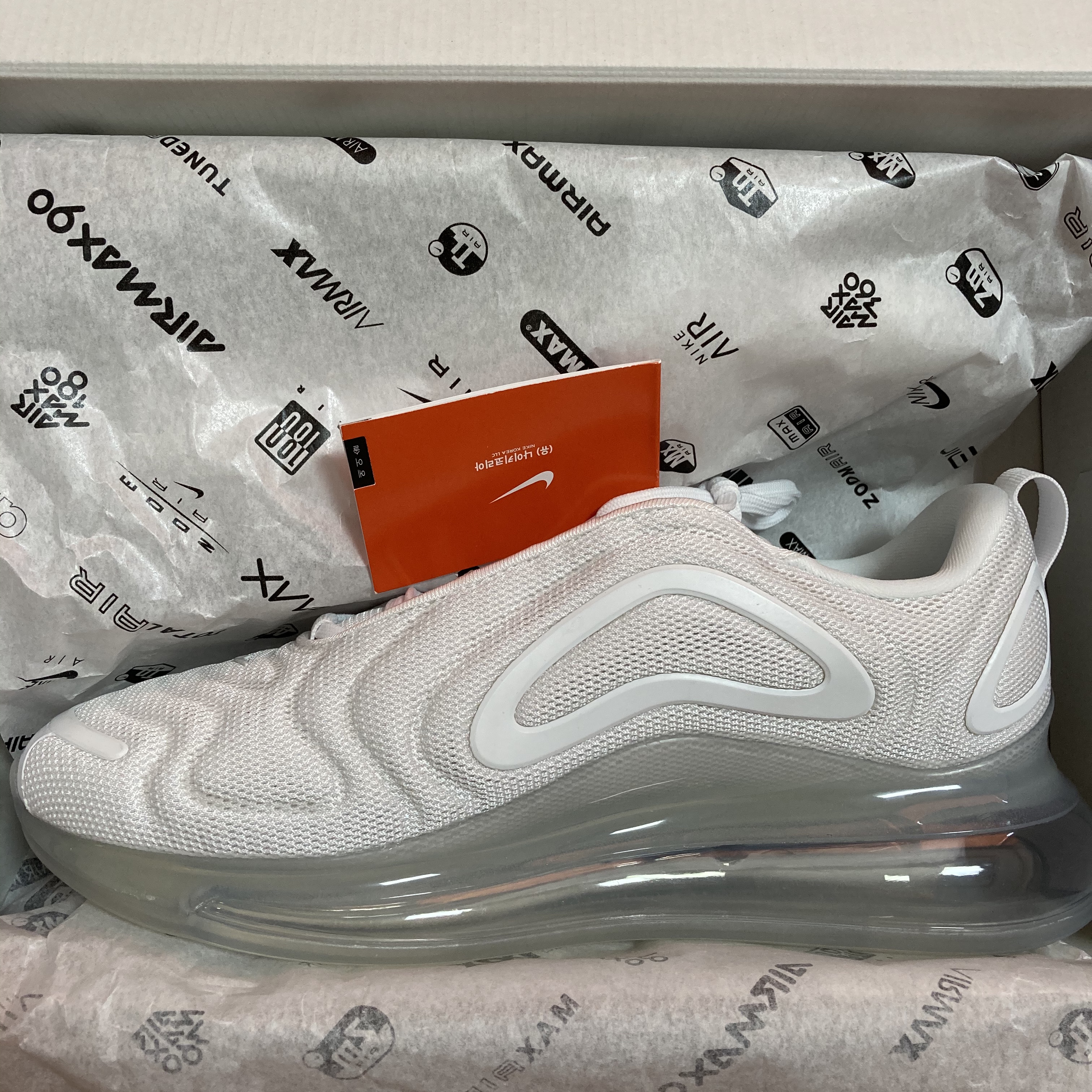 Nike Air Max 720 Pure Platinum 착용 스타일 - 2