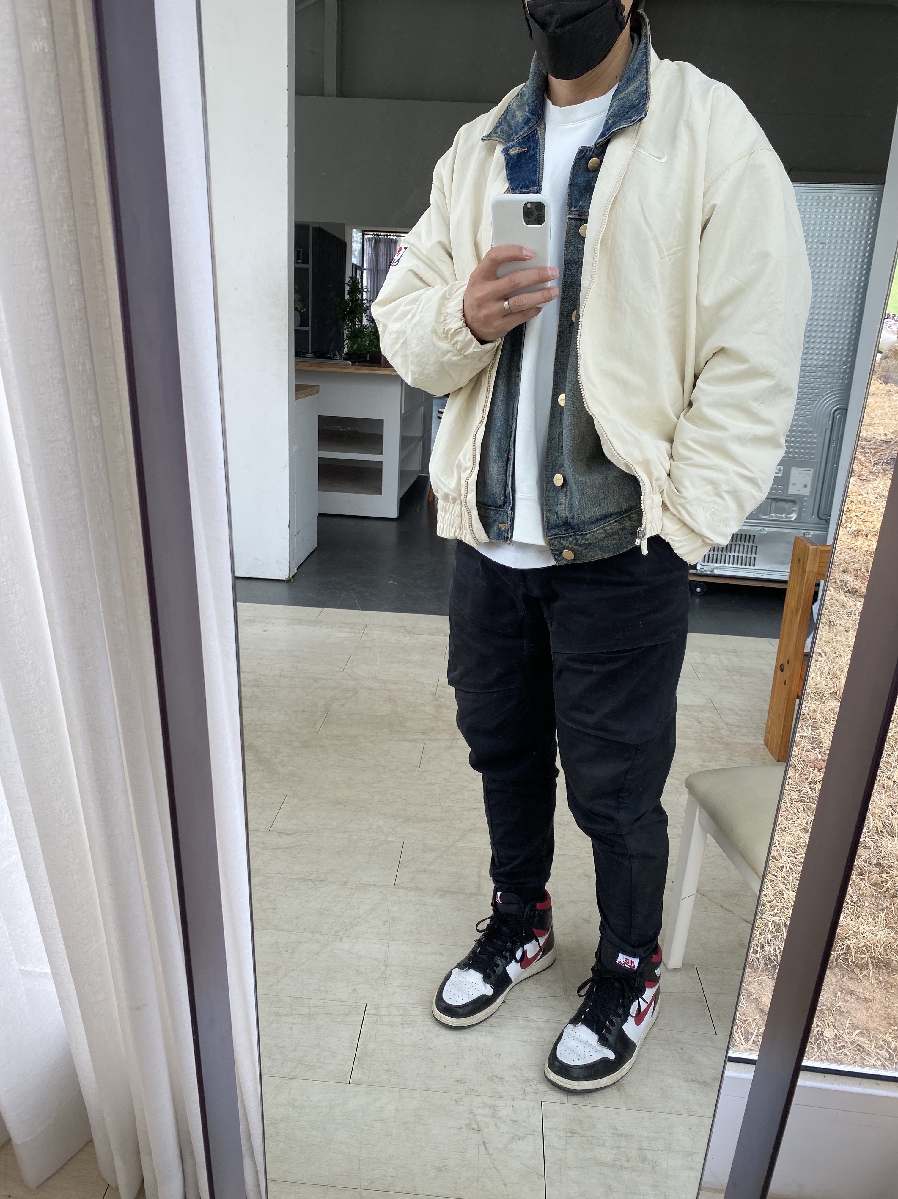 Jordan 1 Retro High OG Gym Red, Nike x Fear of God Basketball Jacket String 착용 스타일