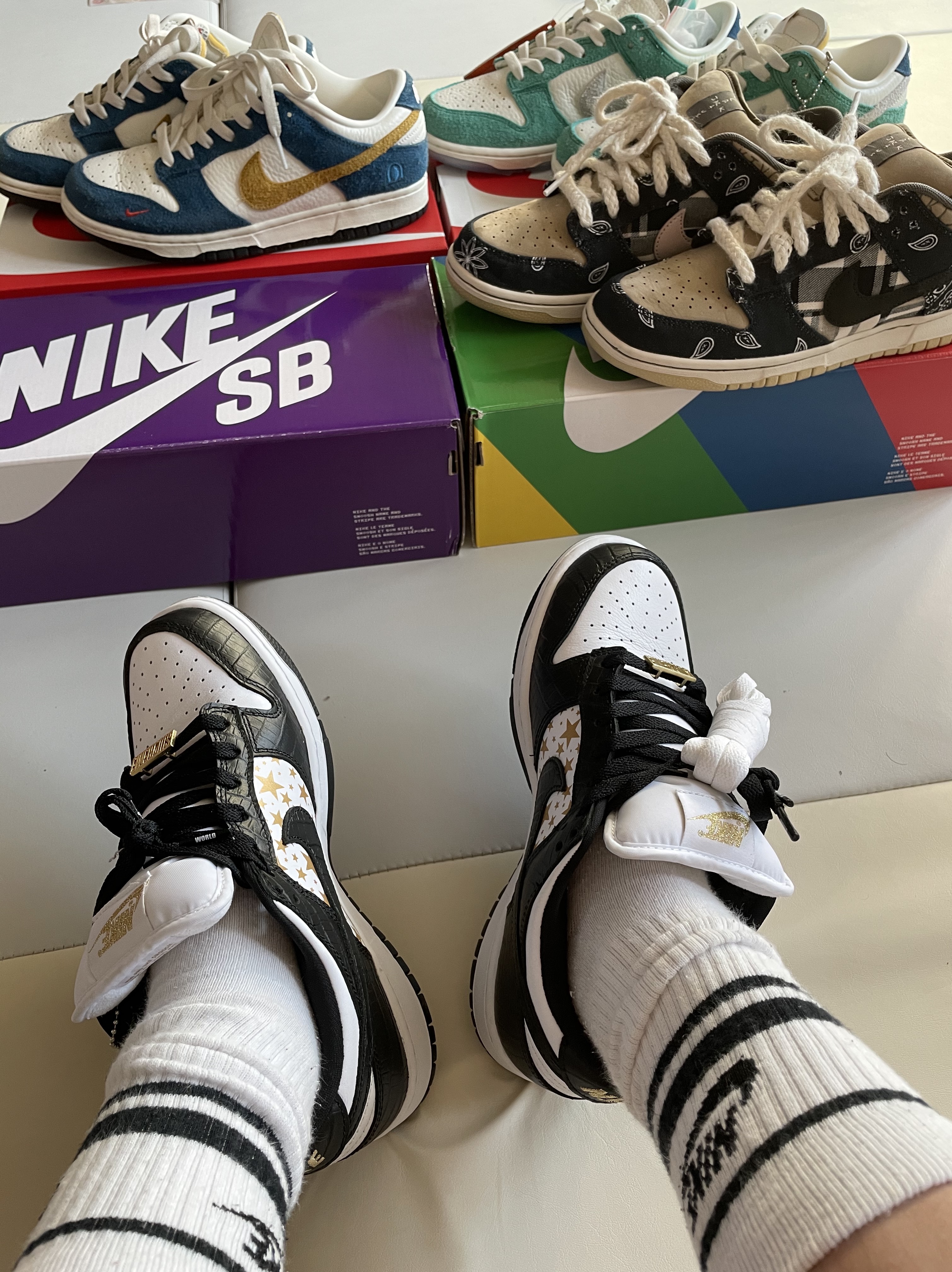 Nike x Travis Scott SB Dunk Low, Nike x Kasina Dunk Low 80's Bus 착용 스타일 - 1