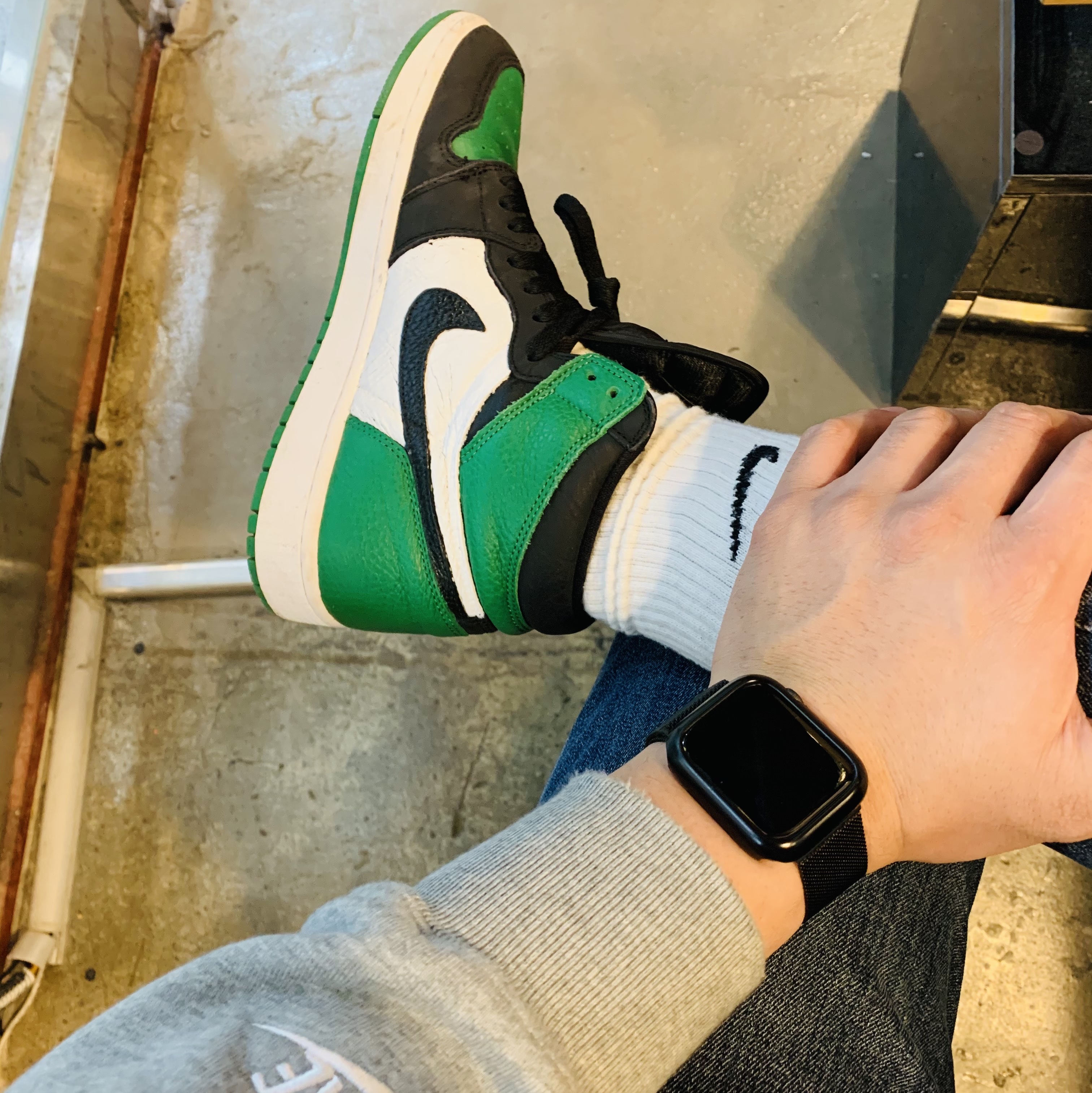 Jordan 1 Retro High OG Pine Green Black 착용 스타일