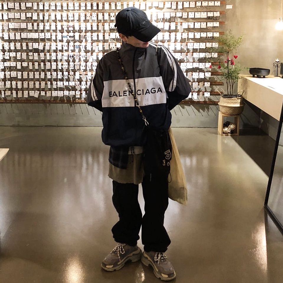 Balenciaga Triple S Split Brack Grey 2018 착용 스타일