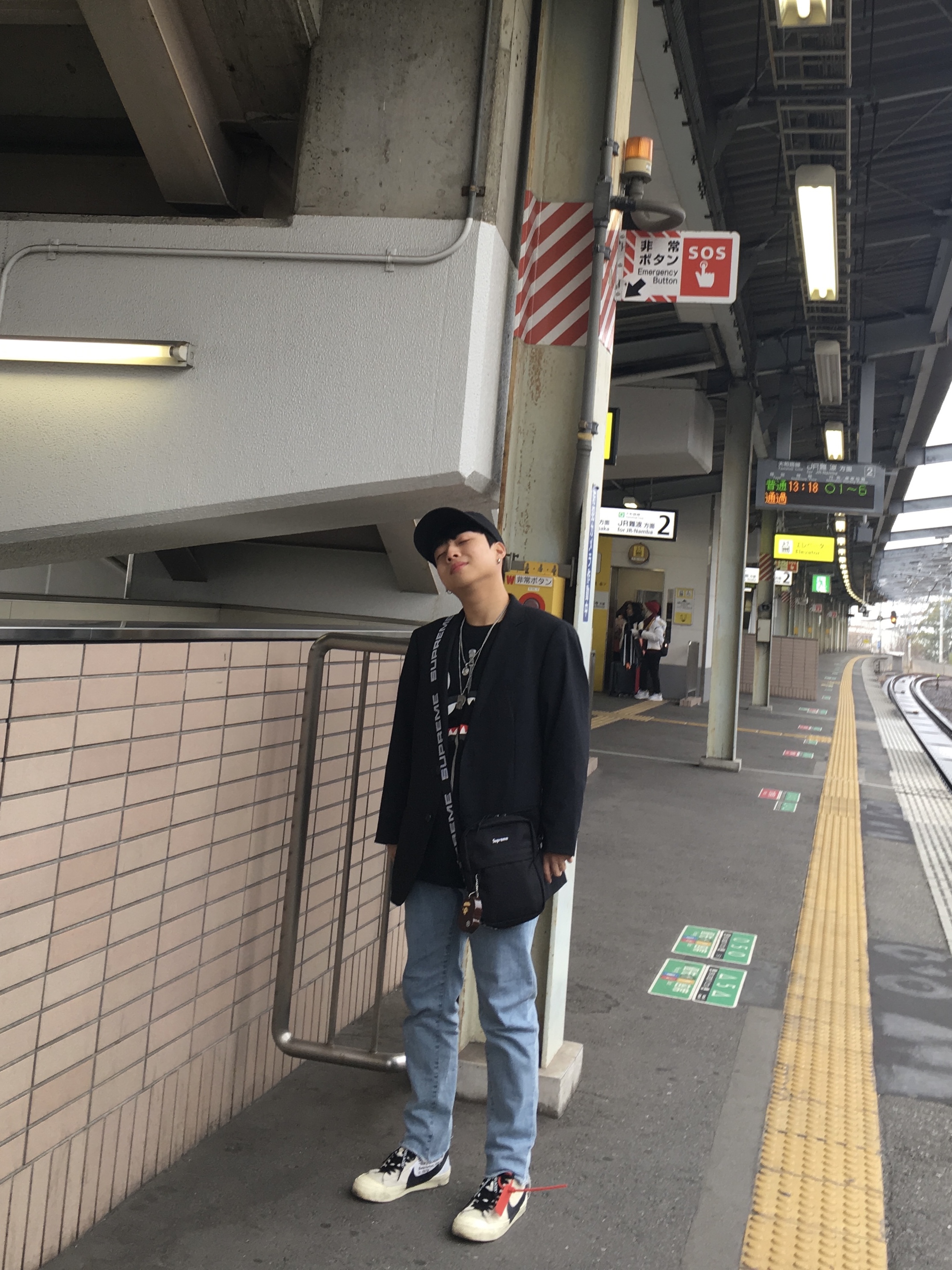 Nike x Off-White Blazer Mid White OG The Ten, Supreme Shoulder Bag Black - 18SS 착용 스타일