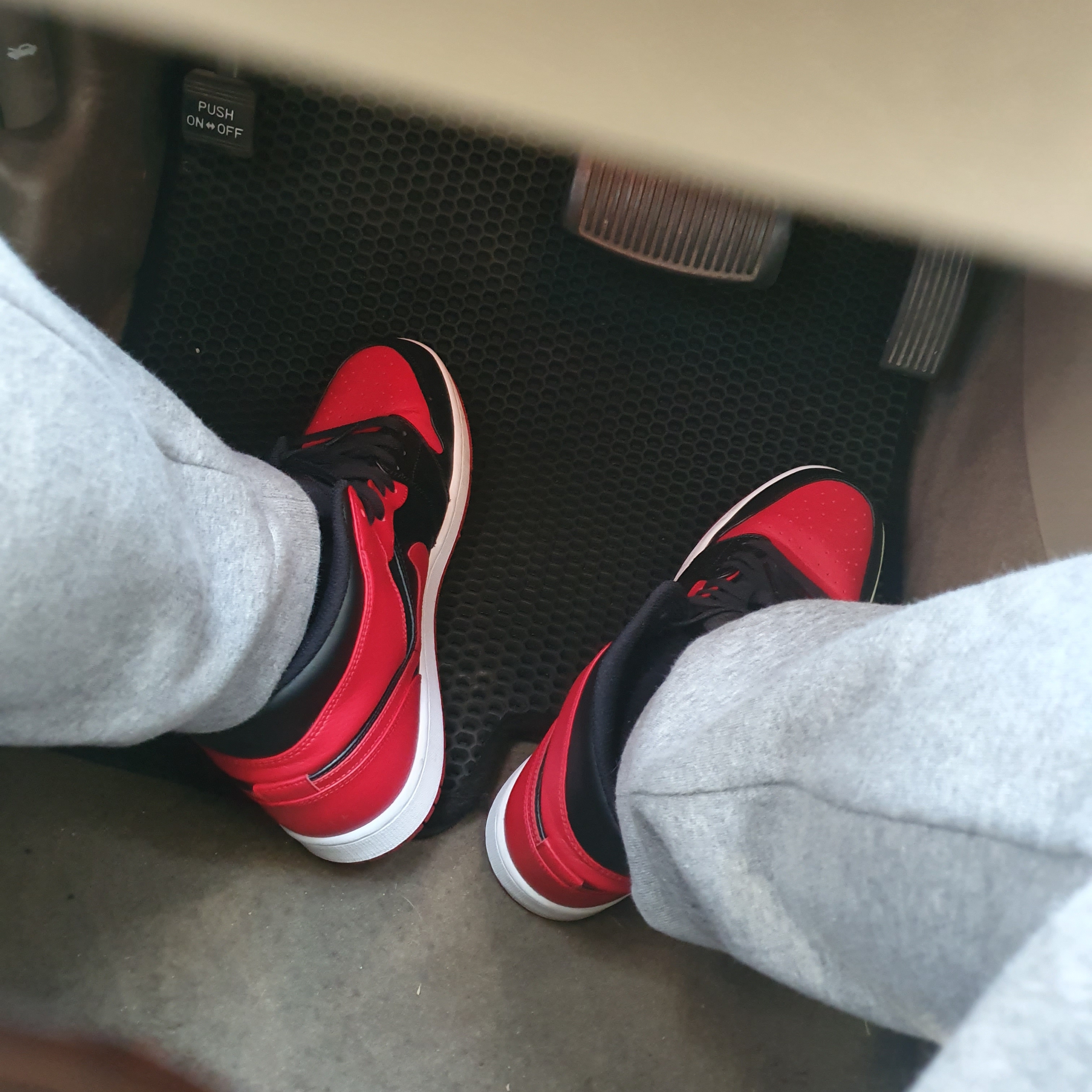 Jordan 1 Mid Bred Banned 2020 착용 스타일