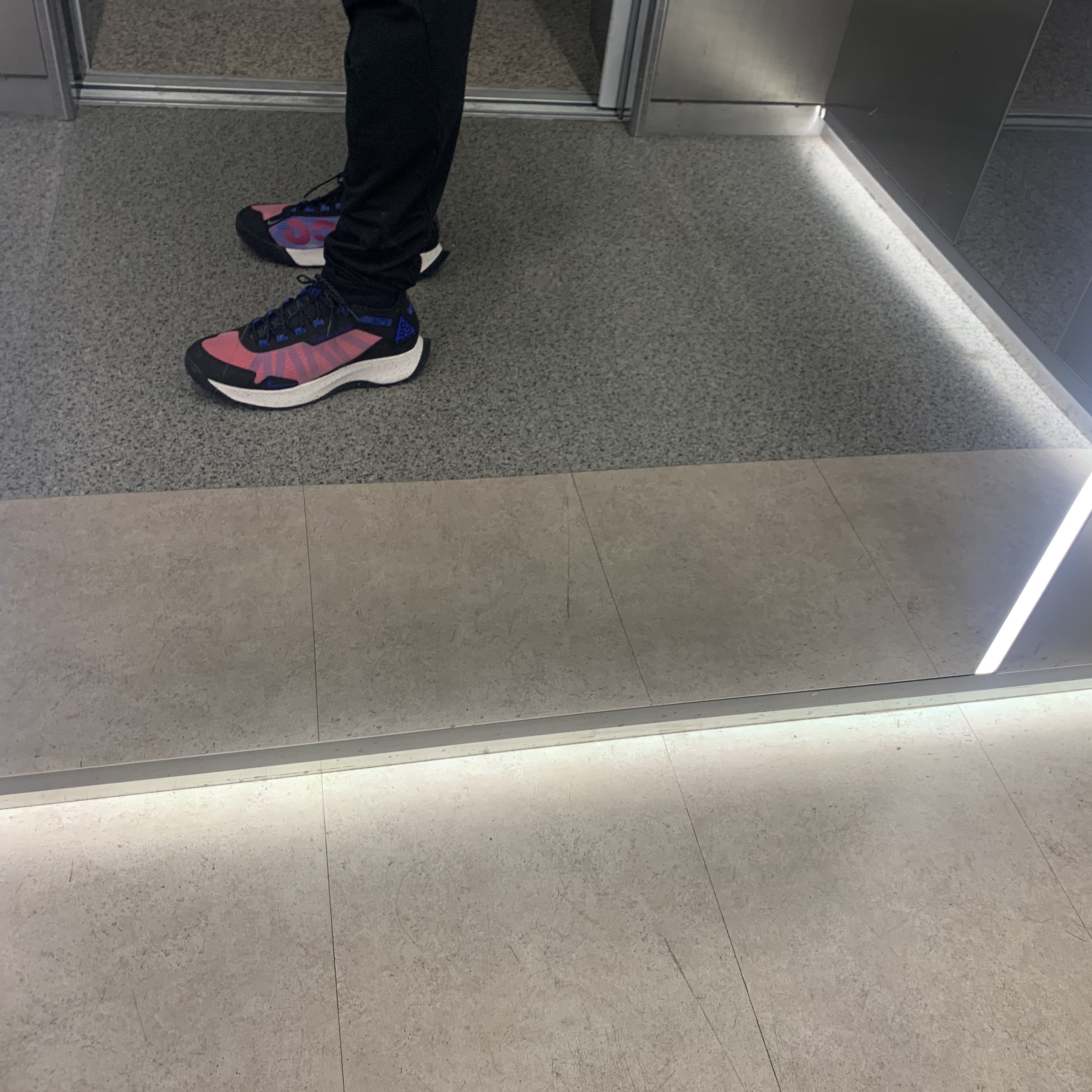 Nike ACG Zoom Terra Zaherra Rush Pink 착용 스타일 - 2