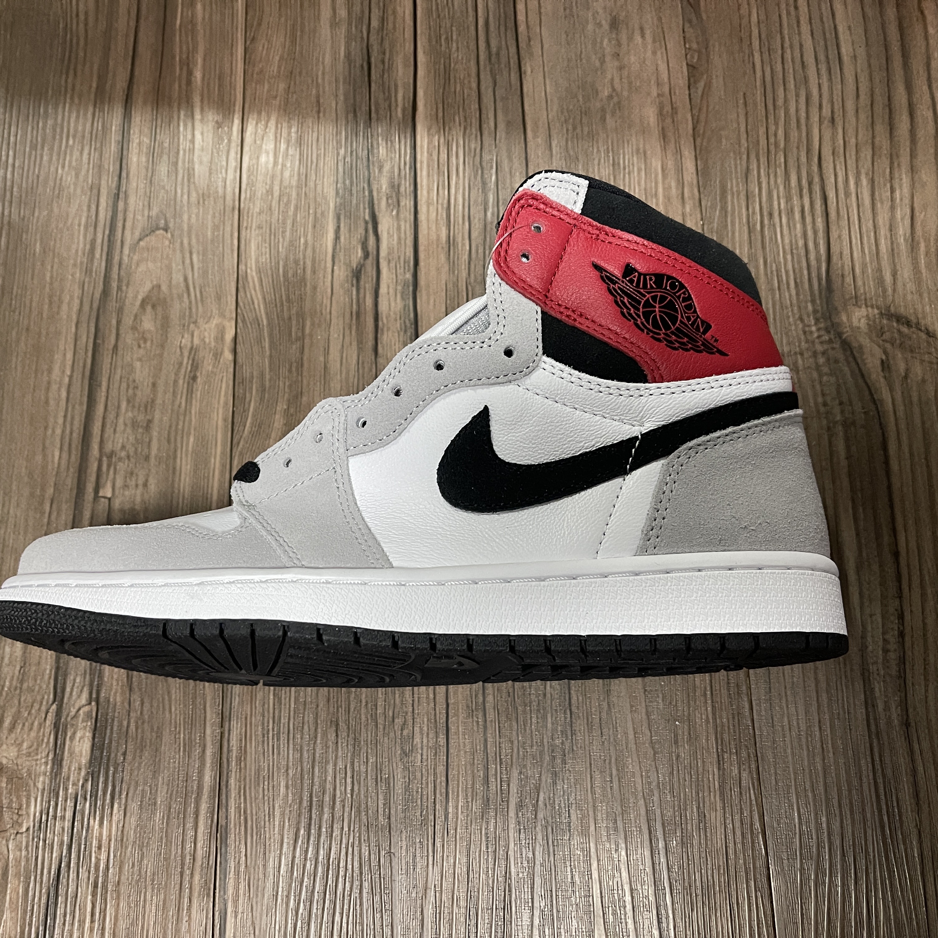 Jordan 1 Retro High OG Light Smoke Grey 착용 스타일